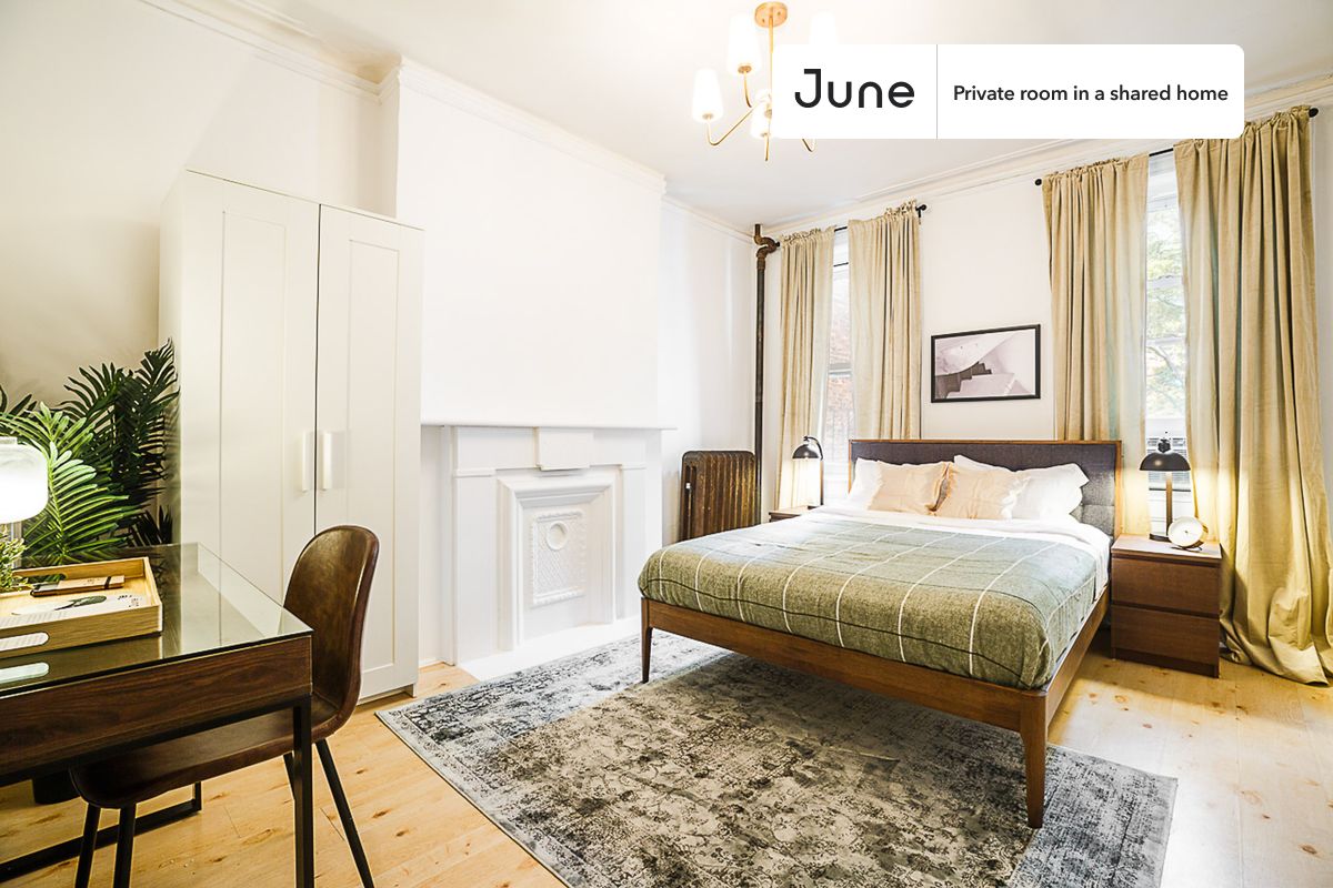 PLEASE NOTE: This is a private room in a shared apartment. You will have your own bedroom and shared common areas (kitchen, bathroom, etc.) with other residents.
Queen bedroom in a 5 bedroom / 1 bathroom apartment!
Check out 3D tour now: https://jnhm.es/RZ
This Queen room in Hell's Kitchen is available on a 12 month lease or a flexible short term (31 to 364 days) lease. You pick your custom start and end date. Monthly rent rate is determined by furnishing preference, move-in date and move-out date. Speak to a June representative for recommendations on the best stay duration for the lowest rate, and learn more about this home on the June website: https://jnhm.es/BH
Amenities of this home: Furnished Common Areas, Wi-Fi - Paid separately (High-Speed), Guarantors Allowed, 32-inch Flat-Screen TV, Dine in kitchen, Hardwood Flooring, Microwave, Oven, Refrigerator, also, this unit is conveniently located, several local parks, restaurants and bars are just minutes away.
About June Homes: Welcome to the easiest rental experience of your life. Rent furnished or unfurnished apartments on a 12 month lease or a flexible short term (31 to 364 days). As a resident, you’ll have access to 24/7 support and monthly cleanings of the home’s shared spaces. Sign up now to apply online for your next home with June: https://jnhm.es/sign-roomi
Brokers welcome! Contact us for more details.
Interested? Use this listing ID when speaking to June team: #183 A