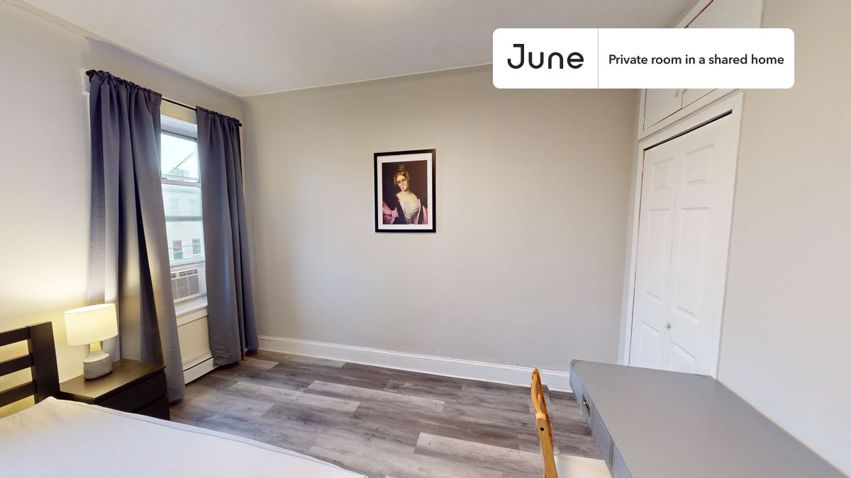

PLEASE NOTE: This is a private room in a shared apartment. You will have your own bedroom and shared common areas (kitchen, bathroom, etc.) with other residents.

Queen bedroom in a 3 bedroom / 1 bathroom apartment!

Check out 3D tour now:  https://jnhm.es/XB

This  Queen room in Ridgewood  is available on a 12 month lease or a flexible short term (31 to 364 days) lease. You pick your custom start and end date. Monthly rent rate is determined by furnishing preference, move-in date and move-out date. Speak to a June representative for recommendations on the best stay duration for the lowest rate, and learn more about this home on the June website:  https://jnhm.es/5L4

Amenities of this home:   Wi-Fi - Paid separately (High-Speed),    Guarantors Allowed,       32-inch Flat-Screen TV,       Furnished Common Areas,    Hardwood Flooring,    Microwave,    Oven,    Refrigerator,   also, this unit is conveniently located, several local parks, restaurants and bars are just minutes away.

About June Homes: Welcome to the easiest rental experience of your life. Rent furnished or unfurnished apartments on a 12 month lease or a flexible short term (31 to 364 days). As a resident, you’ll have access to 24/7 support and monthly cleanings of the home’s shared spaces. Sign up now to apply online for your next home with June: https://jnhm.es/sign-roomi

Brokers welcome! Contact us for more details.

Interested? Use this listing ID when speaking to June team:  #772 B