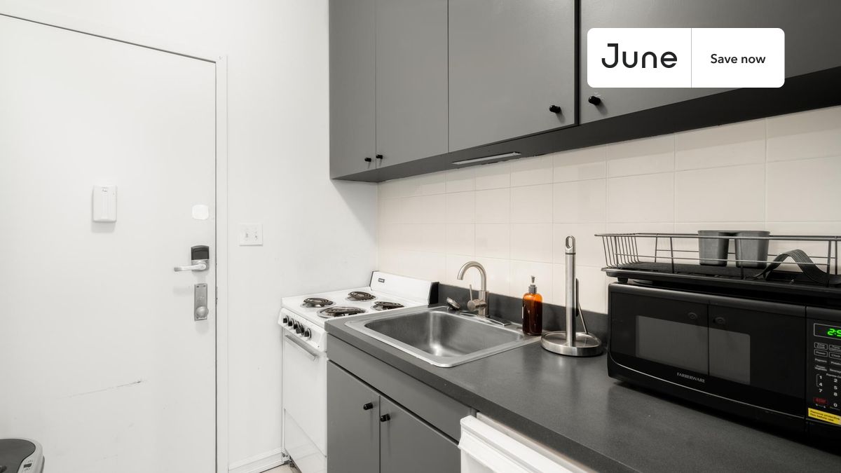 



Studio in Hell's Kitchen on flexible lease terms.

Check out 3D tour now:  https://jnhm.es/SL

This  studio   is available on a 12 month lease or a flexible short term (31 to 364 days) lease. You pick your custom start and end date. Monthly rent rate is determined by furnishing preference, move-in date and move-out date. Speak to a June representative for recommendations on the best stay duration for the lowest rate, and learn more about this home on the June website:     https://jnhm.es/DR

Amenities of this home:   Dishwasher,    Wi-Fi - Paid separately (High-Speed),    Guarantors Allowed,       32-inch Flat-Screen TV,    Couple-Friendly,    Private Bathroom,    Folding desk,    Queen bed,    Smart lock,       Hardwood Flooring,    Microwave,    Oven,    Refrigerator,   also, this unit is conveniently located, several local parks, restaurants and bars are just minutes away.

About June Homes: Welcome to the easiest rental experience of your life. Rent furnished or unfurnished apartments on a 12 month lease or a flexible short term (31 to 364 days). As a resident, you’ll have access to 24/7 support and monthly cleanings of the home’s shared spaces. Sign up now to apply online for your next home with June: https://jnhm.es/sign-roomi

Brokers welcome! Contact us for more details.

Interested? Use this listing ID when speaking to June team:  #223