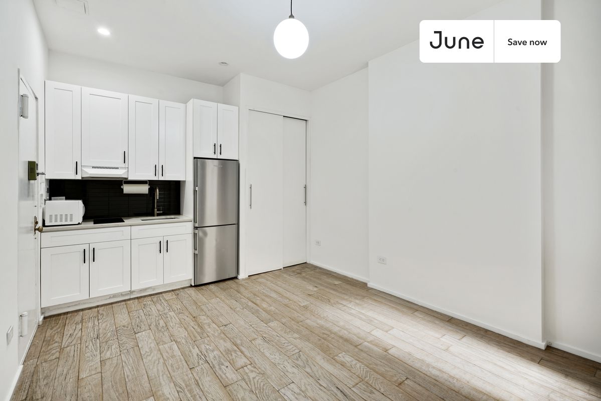 Studio in Upper West Side on flexible lease terms.
Check out 3D tour now: https://jnhm.es/65
This studio is available on a 12 month lease or a flexible short term (31 to 364 days) lease. You pick your custom start and end date. Monthly rent rate is determined by furnishing preference, move-in date and move-out date. Speak to a June representative for recommendations on the best stay duration for the lowest rate, and learn more about this home on the June website: https://jnhm.es/5v1
Amenities of this home: Bike room, Wi-Fi - Paid separately (High-Speed), Guarantors Allowed, Roof deck, Couple-Friendly, Gym, Laundry - Paid separately (in building), Hardwood Flooring, Microwave, Refrigerator, also, this unit is conveniently located, several local parks, restaurants and bars are just minutes away.
About June Homes: Welcome to the easiest rental experience of your life. Rent furnished or unfurnished apartments on a 12 month lease or a flexible short term (31 to 364 days). As a resident, you’ll have access to 24/7 support and monthly cleanings of the home’s shared spaces. Sign up now to apply online for your next home with June: https://jnhm.es/sign-roomi
Brokers welcome! Contact us for more details.
Interested? Use this listing ID when speaking to June team: #432