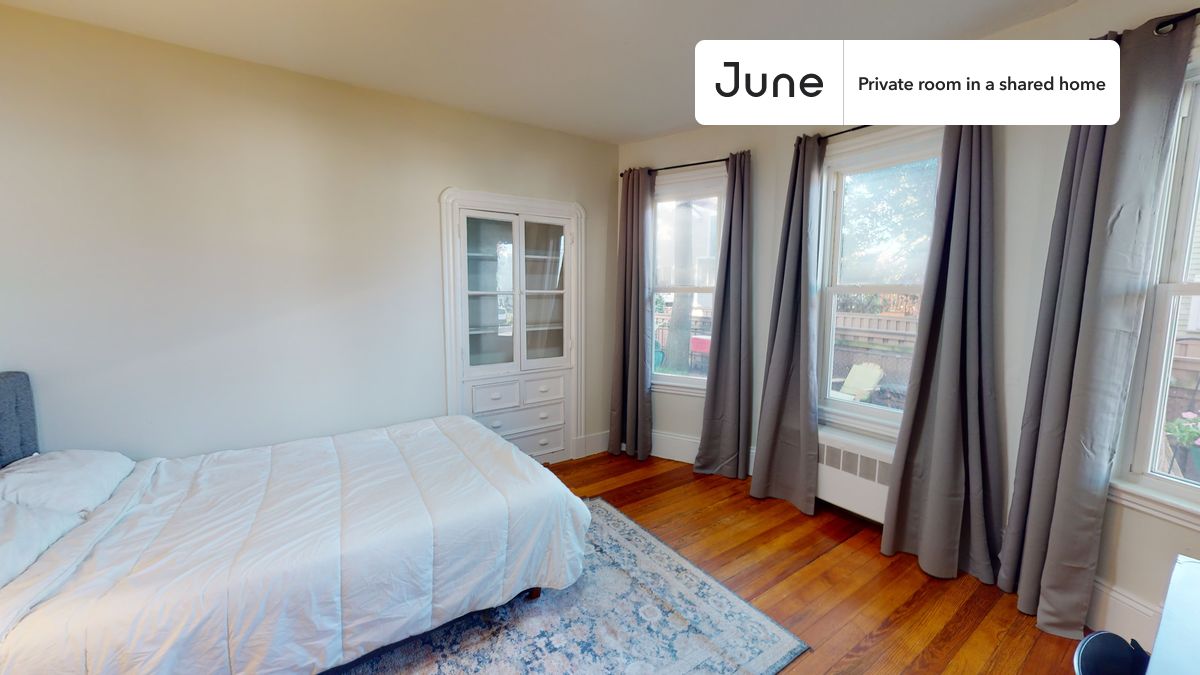 PLEASE NOTE: This is a private room in a shared apartment. You will have your own bedroom and shared common areas (kitchen, bathroom, etc.) with other residents.
Full bedroom in a 4 bedroom / 1 bathroom apartment!
Check out 3D tour now: https://jnhm.es/86N
This Full room in JFK/UMass is available on a 12 month lease or a flexible short term (31 to 364 days) lease. You pick your custom start and end date. Monthly rent rate is determined by furnishing preference, move-in date and move-out date. Speak to a June representative for recommendations on the best stay duration for the lowest rate, and learn more about this home on the June website: https://jnhm.es/6e5
Amenities of this home: Furnished Common Areas, Wi-Fi - Paid separately (High-Speed), Guarantors Allowed, 32-inch Flat-Screen TV, Street parking - City permit required, Courtyard, Hardwood Flooring, Microwave, Oven, Refrigerator, also, this unit is conveniently located, several local parks, restaurants and bars are just minutes away.
About June Homes: Welcome to the easiest rental experience of your life. Rent furnished or unfurnished apartments on a 12 month lease or a flexible short term (31 to 364 days). As a resident, you’ll have access to 24/7 support and monthly cleanings of the home’s shared spaces. Sign up now to apply online for your next home with June: https://jnhm.es/sign-roomi
Brokers welcome! Contact us for more details.
Interested? Kindly note that the minimum stay duration would be 31 days.
Use this listing ID when speaking to June team: #1357 C