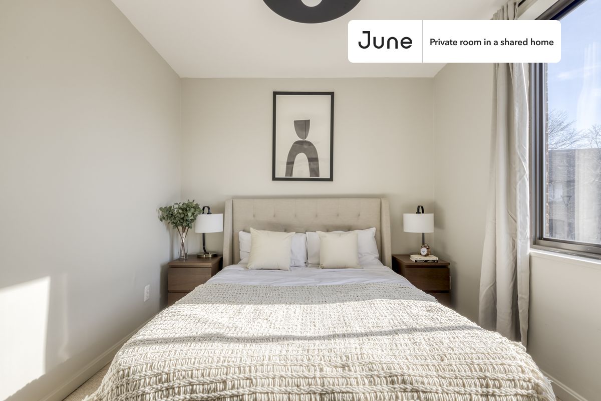 

PLEASE NOTE: This is a private room in a shared apartment. You will have your own bedroom and shared common areas (kitchen, bathroom, etc.) with other residents.

Queen bedroom in a 5 bedroom / 2.5 bathroom apartment!

Check out 3D tour now:  https://jnhm.es/S6

This  Queen room in H Street  is available on a 12 month lease or a flexible short term (31 to 364 days) lease. You pick your custom start and end date. Monthly rent rate is determined by furnishing preference, move-in date and move-out date. Speak to a June representative for recommendations on the best stay duration for the lowest rate, and learn more about this home on the June website:  https://jnhm.es/Ht

Amenities of this home:   Dishwasher,    Furnished Common Areas,    Wi-Fi - Paid separately (High-Speed),    Outdoor space,    Guarantors Allowed,       32-inch Flat-Screen TV,    Dining area,    Dine in kitchen,       Central AC (Common space),    Laundry in home (free),    Parking Spot (Paid separately),    Hardwood Flooring,    Microwave,    Oven,    Refrigerator,   also, this unit is conveniently located, several local parks, restaurants and bars are just minutes away.

About June Homes: Welcome to the easiest rental experience of your life. Rent furnished or unfurnished apartments on a 12 month lease or a flexible short term (31 to 364 days). As a resident, you’ll have access to 24/7 support and monthly cleanings of the home’s shared spaces. Sign up now to apply online for your next home with June: https://jnhm.es/sign-roomi

Brokers welcome! Contact us for more details.

Interested? Kindly note that the minimum stay duration would be 31 days. 

Use this listing ID when speaking to June team:  #288 C