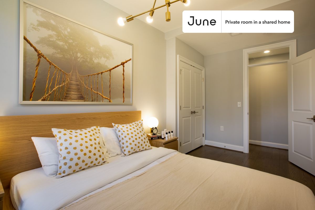 

PLEASE NOTE: This is a private room in a shared apartment. You will have your own bedroom and shared common areas (kitchen, bathroom, etc.) with other residents.

Queen bedroom in a 4 bedroom / 3.5 bathroom apartment!

Check out 3D tour now:  https://jnhm.es/P9

This  Queen room in Petworth  is available on a 12 month lease or a flexible short term (31 to 364 days) lease. You pick your custom start and end date. Monthly rent rate is determined by furnishing preference, move-in date and move-out date. Speak to a June representative for recommendations on the best stay duration for the lowest rate, and learn more about this home on the June website:  https://jnhm.es/Hz

Amenities of this home:   Dishwasher,    Patio,    Furnished Common Areas,    Wi-Fi - Paid separately (High-Speed),    Guarantors Allowed,       32-inch Flat-Screen TV,    Dining area,    Dine in kitchen,       Central AC (Common space),    Laundry in home (free),    Front porch,    Back porch,    Hardwood Flooring,    Microwave,    Oven,    Refrigerator,   also, this unit is conveniently located, several local parks, restaurants and bars are just minutes away.

About June Homes: Welcome to the easiest rental experience of your life. Rent furnished or unfurnished apartments on a 12 month lease or a flexible short term (31 to 364 days). As a resident, you’ll have access to 24/7 support and monthly cleanings of the home’s shared spaces. Sign up now to apply online for your next home with June: https://jnhm.es/sign-roomi

Brokers welcome! Contact us for more details.

Interested? Kindly note that the minimum stay duration would be 31 days. 

Use this listing ID when speaking to June team:  #289 C
