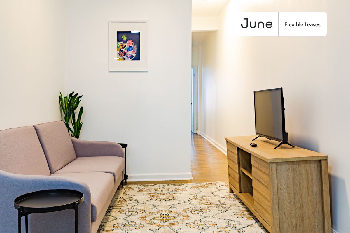 Move-In Ready Home with 30% Off Furnishing Fee. Apply Now!
1 bedroom in Columbus Circle on flexible lease terms.
Check out 3D tour now: https://jnhm.es/8cS
This 1 bedroom apartment on the Columbus Circle is available on a flexible 1-18 month lease. Monthly rent rate is determined by furnishing preference, move-in date and move-out date. Speak to a June representative for recommendations on the best stay duration for the lowest rate, and learn more about this home on the June website: https://jnhm.es/6rH
Amenities of this home: Dishwasher, Wi-Fi - Paid separately (High-Speed), Guarantors Allowed, Couple-Friendly, Shared Home Office, Living area, Hardwood Flooring, Microwave, Oven, Refrigerator, also, this unit is conveniently located, several local parks, restaurants and bars are just minutes away.
About June Homes: Welcome to the easiest rental experience of your life. Rent furnished or unfurnished apartments for 1 - 18 months, bypass hidden costs and broker fees and enjoy an easy move-in. As a resident, you’ll have access to 24/7 support and monthly cleanings of the home’s shared spaces. Sign up now to apply online for your next home with June: https://jnhm.es/sign-roomi
Interested? Use this listing ID when speaking to June team: #1654