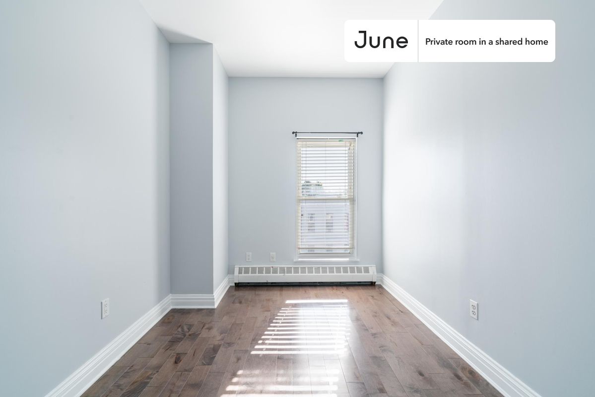 Move in with us before March 31st and stay until May 30th or later, and enjoy our limited-time discount on your first month! $200 off in NYC. Hurry up!

Full bedroom in a 4 bedroom / 2 bathroom apartment!

Check out 3D tour now:  https://jnhm.es/8bB

This  Full room in Bushwick  is available on a flexible 1-18 month lease. Monthly rent rate is determined by furnishing preference, move-in date and move-out date. Speak to a June representative for recommendations on the best stay duration for the lowest rate, and learn more about this home on the June website:  https://jnhm.es/6io

Amenities of this home:   Dishwasher,    Furnished Common Areas,    Wi-Fi - Paid separately (High-Speed),    Guarantors Allowed,       32-inch Flat-Screen TV,    Dine in kitchen,       Laundry in home (free),    Balcony,    Living area,    Hardwood Flooring,    Microwave,    Oven,    Refrigerator,   also, this unit is conveniently located, several local parks, restaurants and bars are just minutes away.

About June Homes: Welcome to the easiest rental experience of your life. Rent furnished or unfurnished apartments for 1 - 18 months, bypass hidden costs and broker fees and enjoy an easy move-in. As a resident, you’ll have access to 24/7 support and monthly cleanings of the home’s shared spaces. Sign up now to apply online for your next home with June: https://jnhm.es/sign-roomi

Interested? Use this listing ID when speaking to June team:  #1461 B