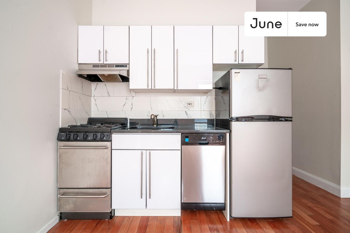 1 bedroom in East Village on flexible lease terms.
Check out 3D tour now: https://jnhm.es/85W
This 1 bedroom apartment on the East Village is available on a 12 month lease or a flexible short term (31 to 364 days) lease. You pick your custom start and end date. Monthly rent rate is determined by furnishing preference, move-in date and move-out date. Speak to a June representative for recommendations on the best stay duration for the lowest rate, and learn more about this home on the June website: https://jnhm.es/64y
Amenities of this home: Laundry - Paid separately (in building), Street parking - City permit required, Couple-Friendly, Guarantors Allowed, Elevator, Wi-Fi - Paid separately (High-Speed), Patio, Dishwasher, Hardwood Flooring, Microwave, Oven, Refrigerator, also, this unit is conveniently located, several local parks, restaurants and bars are just minutes away.
About June Homes: Welcome to the easiest rental experience of your life. Rent furnished or unfurnished apartments on a 12 month lease or a flexible short term (31 to 364 days). As a resident, you’ll have access to 24/7 support and monthly cleanings of the home’s shared spaces. Sign up now to apply online for your next home with June: https://jnhm.es/sign-roomi
Brokers welcome! Contact us for more details.
Interested? Use this listing ID when speaking to June team: #1144