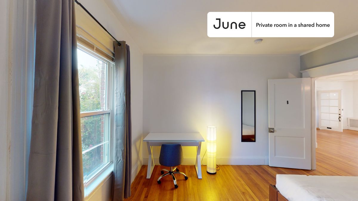 Limited time offer! Get $100 off your next rent with code SUMMER100. Mention it to our team!

Queen bedroom in a 5 bedroom / 2 bathroom apartment!

Check out 3D tour now:  https://jnhm.es/89T

This  Queen room in Brighton  is available on a 12 month lease or a flexible short term (31 to 364 days) lease. You pick your custom start and end date. Monthly rent rate is determined by furnishing preference, move-in date and move-out date. Speak to a June representative for recommendations on the best stay duration for the lowest rate, and learn more about this home on the June website:  https://jnhm.es/6lE

Amenities of this home:   Dishwasher,    Furnished Common Areas,    Wi-Fi - Paid separately (High-Speed),    Guarantors Allowed,          Paid parking,    Laundry in building (free),    Living area,    Hardwood Flooring,    Microwave,    Oven,    Refrigerator,   also, this unit is conveniently located, several local parks, restaurants and bars are just minutes away.

About June Homes: Welcome to the easiest rental experience of your life. Rent furnished or unfurnished apartments on a 12 month lease or a flexible short term (31 to 364 days). As a resident, you’ll have access to 24/7 support and monthly cleanings of the home’s shared spaces. Sign up now to apply online for your next home with June: https://jnhm.es/sign-roomi

Brokers accepted. 5% commission on rent.

Interested? Kindly note that the minimum stay duration would be 31 days. 

Use this listing ID when speaking to June team:  #1525 B