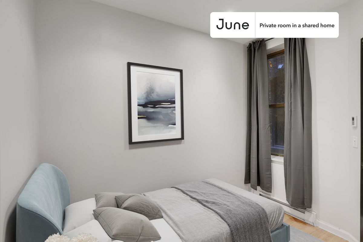 PLEASE NOTE: This is a private room in a shared apartment. You will have your own bedroom and shared common areas (kitchen, bathroom, etc.) with other residents.
Twin bedroom in a 4 bedroom / 2 bathroom apartment!
Check out 3D tour now: https://jnhm.es/XK
This Twin room in South Harlem is available on a 12 month lease or a flexible short term (31 to 364 days) lease. You pick your custom start and end date. Monthly rent rate is determined by furnishing preference, move-in date and move-out date. Speak to a June representative for recommendations on the best stay duration for the lowest rate, and learn more about this home on the June website: https://jnhm.es/5LE
Amenities of this home: Guarantors Allowed, Street parking - City permit required, Laundry in home (free), Dishwasher, Furnished Common Areas, Wi-Fi - Paid separately (High-Speed), Wall-Mounted TV, Hardwood Flooring, Microwave, Oven, Refrigerator, also, this unit is conveniently located, several local parks, restaurants and bars are just minutes away.
About June Homes: Welcome to the easiest rental experience of your life. Rent furnished or unfurnished apartments on a 12 month lease or a flexible short term (31 to 364 days). As a resident, you’ll have access to 24/7 support and monthly cleanings of the home’s shared spaces. Sign up now to apply online for your next home with June: https://jnhm.es/sign-roomi
Brokers welcome! Contact us for more details.
Interested? Use this listing ID when speaking to June team: #787 C