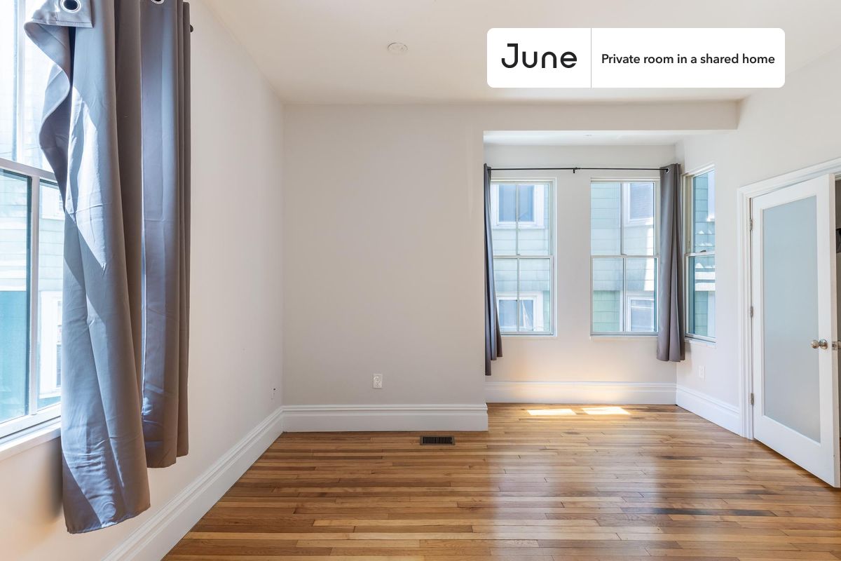 Move in with us before March 31st and stay until May 30th or later, and enjoy our limited-time discount on your first month! $200 off in BOS. Hurry up!

Queen bedroom in a 6 bedroom / 3 bathroom apartment!

Check out 3D tour now:  https://jnhm.es/8b8

This  Queen room in Mission Hill  is available on a flexible 1-18 month lease. Monthly rent rate is determined by furnishing preference, move-in date and move-out date. Speak to a June representative for recommendations on the best stay duration for the lowest rate, and learn more about this home on the June website:  https://jnhm.es/5YR

Amenities of this home:   Dishwasher,    Furnished Common Areas,    Wi-Fi - Paid separately (High-Speed),    Guarantors Allowed,       32-inch Flat-Screen TV,    Dine in kitchen,       Street parking,    Laundry in home (free),    Living area,    Hardwood Flooring,    Microwave,    Oven,    Refrigerator,   also, this unit is conveniently located, several local parks, restaurants and bars are just minutes away.

About June Homes: Welcome to the easiest rental experience of your life. Rent furnished or unfurnished apartments for 1 - 18 months, bypass hidden costs and broker fees and enjoy an easy move-in. As a resident, you’ll have access to 24/7 support and monthly cleanings of the home’s shared spaces. Sign up now to apply online for your next home with June: https://jnhm.es/sign-roomi

Interested? Kindly note that the minimum stay duration would be 31 days. 

Use this listing ID when speaking to June team:  #1035 A