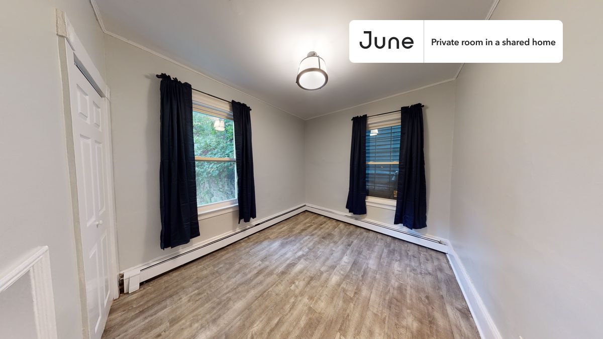 

PLEASE NOTE: This is a private room in a shared apartment. You will have your own bedroom and shared common areas (kitchen, bathroom, etc.) with other residents.

Queen bedroom in a 3 bedroom / 1 bathroom apartment!

Check out 3D tour now:  https://jnhm.es/R9

This  Queen room in Mission Hill  is available on a 12 month lease or a flexible short term (31 to 364 days) lease. You pick your custom start and end date. Monthly rent rate is determined by furnishing preference, move-in date and move-out date. Speak to a June representative for recommendations on the best stay duration for the lowest rate, and learn more about this home on the June website:  https://jnhm.es/5w9

Amenities of this home:   Dishwasher,    Furnished Common Areas,    Wi-Fi - Paid separately (High-Speed),    Guarantors Allowed,       Dining area,    Laundry - Paid separately (in building),    Smart lock,    Wall-Mounted TV,       Hardwood Flooring,    Microwave,    Oven,    Refrigerator,   also, this unit is conveniently located, several local parks, restaurants and bars are just minutes away.

About June Homes: Welcome to the easiest rental experience of your life. Rent furnished or unfurnished apartments on a 12 month lease or a flexible short term (31 to 364 days). As a resident, you’ll have access to 24/7 support and monthly cleanings of the home’s shared spaces. Sign up now to apply online for your next home with June: https://jnhm.es/sign-roomi

Brokers welcome! Contact us for more details.

Interested? Kindly note that the minimum stay duration would be 31 days. 

Use this listing ID when speaking to June team:  #427 B