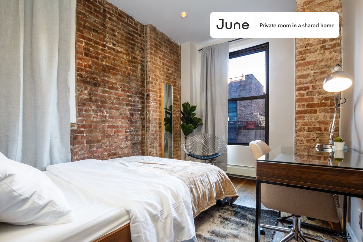 

PLEASE NOTE: This is a private room in a shared apartment. You will have your own bedroom and shared common areas (kitchen, bathroom, etc.) with other residents.

Full bedroom in a 4 bedroom / 2 bathroom apartment!

Check out 3D tour now:

This  Full room in Upper East Side  is available on a 12 month lease or a flexible short term (31 to 364 days) lease. You pick your custom start and end date. Monthly rent rate is determined by furnishing preference, move-in date and move-out date. Speak to a June representative for recommendations on the best stay duration for the lowest rate, and learn more about this home on the June website:  https://jnhm.es/y1

Amenities of this home:   Furnished Common Areas,    Wi-Fi - Paid separately (High-Speed),    Guarantors Allowed,       32-inch Flat-Screen TV,    Dine in kitchen,    Laundry - Paid separately (in building),    AC (Common space),    Hardwood Flooring,    Microwave,    Oven,    Refrigerator,   also, this unit is conveniently located, several local parks, restaurants and bars are just minutes away.

About June Homes: Welcome to the easiest rental experience of your life. Rent furnished or unfurnished apartments on a 12 month lease or a flexible short term (31 to 364 days). As a resident, you’ll have access to 24/7 support and monthly cleanings of the home’s shared spaces. Sign up now to apply online for your next home with June: https://jnhm.es/sign-roomi

Brokers welcome! Contact us for more details.

Interested? Use this listing ID when speaking to June team:  #158 D