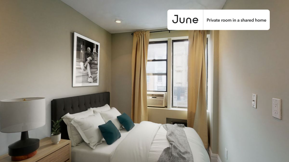 PLEASE NOTE: This is a private room in a shared apartment. You will have your own bedroom and shared common areas (kitchen, bathroom, etc.) with other residents.
Queen bedroom in a 3 bedroom / 2 bathroom apartment!
Check out 3D tour now: https://jnhm.es/TT
This Queen room in East Village is available on a 12 month lease or a flexible short term (31 to 364 days) lease. You pick your custom start and end date. Monthly rent rate is determined by furnishing preference, move-in date and move-out date. Speak to a June representative for recommendations on the best stay duration for the lowest rate, and learn more about this home on the June website: https://jnhm.es/5BV
Amenities of this home: Dishwasher, Furnished Common Areas, Wi-Fi - Paid separately (High-Speed), Elevator, Guarantors Allowed, Laundry in home (free), Wall-Mounted TV, Lobby reception (part-time), Hardwood Flooring, Microwave, Oven, Refrigerator, also, this unit is conveniently located, several local parks, restaurants and bars are just minutes away.
About June Homes: Welcome to the easiest rental experience of your life. Rent furnished or unfurnished apartments on a 12 month lease or a flexible short term (31 to 364 days). As a resident, you’ll have access to 24/7 support and monthly cleanings of the home’s shared spaces. Sign up now to apply online for your next home with June: https://jnhm.es/sign-roomi
Brokers welcome! Contact us for more details.
Interested? Use this listing ID when speaking to June team: #573 A