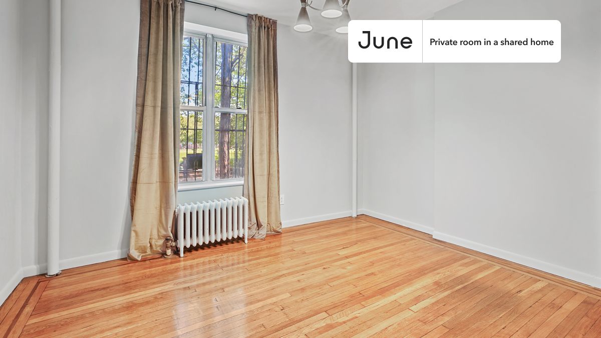 

PLEASE NOTE: This is a private room in a shared apartment. You will have your own bedroom and shared common areas (kitchen, bathroom, etc.) with other residents.

Queen bedroom in a 4 bedroom / 1 bathroom apartment!

Check out 3D tour now:  https://jnhm.es/Oc

This  Queen room in East Williamsburg  is available on a 12 month lease or a flexible short term (31 to 364 days) lease. You pick your custom start and end date. Monthly rent rate is determined by furnishing preference, move-in date and move-out date. Speak to a June representative for recommendations on the best stay duration for the lowest rate, and learn more about this home on the June website:  https://jnhm.es/5wn

Amenities of this home:   Dishwasher,    Furnished Common Areas,    Wi-Fi - Paid separately (High-Speed),    Guarantors Allowed,       32-inch Flat-Screen TV,       Hardwood Flooring,    Microwave,    Oven,    Refrigerator,   also, this unit is conveniently located, several local parks, restaurants and bars are just minutes away.

About June Homes: Welcome to the easiest rental experience of your life. Rent furnished or unfurnished apartments on a 12 month lease or a flexible short term (31 to 364 days). As a resident, you’ll have access to 24/7 support and monthly cleanings of the home’s shared spaces. Sign up now to apply online for your next home with June: https://jnhm.es/sign-roomi

Brokers welcome! Contact us for more details.

Interested? Use this listing ID when speaking to June team:  #454 A