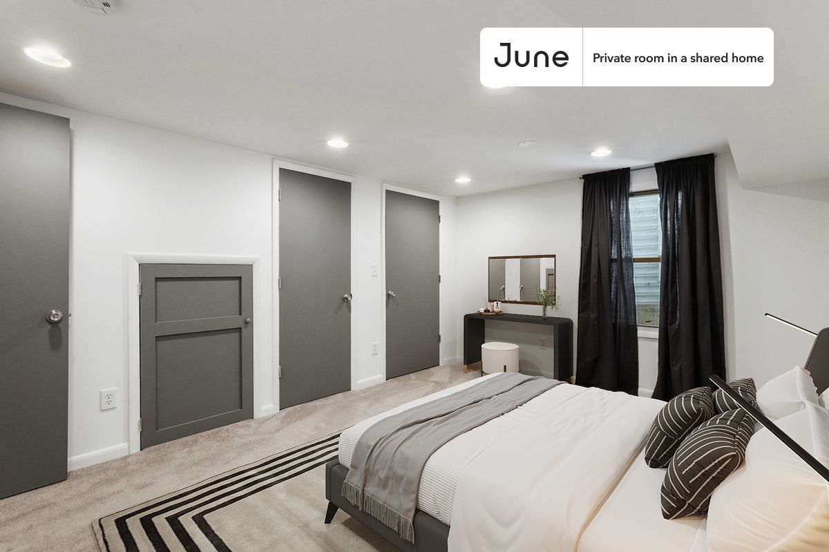 PLEASE NOTE: This is a private room in a shared apartment. You will have your own bedroom and shared common areas (kitchen, bathroom, etc.) with other residents.
Queen bedroom in a 5 bedroom / 3 bathroom apartment!
Check out 3D tour now: https://jnhm.es/RW
This Queen room in Logan Circle is available on a 12 month lease or a flexible short term (31 to 364 days) lease. You pick your custom start and end date. Monthly rent rate is determined by furnishing preference, move-in date and move-out date. Speak to a June representative for recommendations on the best stay duration for the lowest rate, and learn more about this home on the June website: https://jnhm.es/5ux
Amenities of this home: Guarantors Allowed, Wi-Fi - Paid separately (High-Speed), 32-inch Flat-Screen TV, Laundry in home (free), Furnished Common Areas, Dishwasher, Enclosed backyard, Hardwood Flooring, Microwave, Oven, Refrigerator, also, this unit is conveniently located, several local parks, restaurants and bars are just minutes away.
About June Homes: Welcome to the easiest rental experience of your life. Rent furnished or unfurnished apartments on a 12 month lease or a flexible short term (31 to 364 days). As a resident, you’ll have access to 24/7 support and monthly cleanings of the home’s shared spaces. Sign up now to apply online for your next home with June: https://jnhm.es/sign-roomi
Brokers welcome! Contact us for more details.
Interested? Kindly note that the minimum stay duration would be 31 days.
Use this listing ID when speaking to June team: #417 BE
