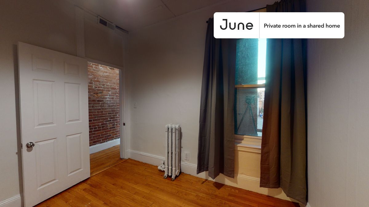 

PLEASE NOTE: This is a private room in a shared apartment. You will have your own bedroom and shared common areas (kitchen, bathroom, etc.) with other residents.

Full bedroom in a 4 bedroom / 1 bathroom apartment!

Check out 3D tour now:  https://jnhm.es/Rj

This  Full room in Allston  is available on a 12 month lease or a flexible short term (31 to 364 days) lease. You pick your custom start and end date. Monthly rent rate is determined by furnishing preference, move-in date and move-out date. Speak to a June representative for recommendations on the best stay duration for the lowest rate, and learn more about this home on the June website:  https://jnhm.es/5wA

Amenities of this home:   Dishwasher,    Furnished Common Areas,    Wi-Fi - Paid separately (High-Speed),    Guarantors Allowed,          Laundry - Paid separately (in building),    Smart lock,    Wall-Mounted TV,    Hardwood Flooring,    Microwave,    Oven,    Refrigerator,   also, this unit is conveniently located, several local parks, restaurants and bars are just minutes away.

About June Homes: Welcome to the easiest rental experience of your life. Rent furnished or unfurnished apartments on a 12 month lease or a flexible short term (31 to 364 days). As a resident, you’ll have access to 24/7 support and monthly cleanings of the home’s shared spaces. Sign up now to apply online for your next home with June: https://jnhm.es/sign-roomi

Brokers welcome! Contact us for more details.

Interested? Kindly note that the minimum stay duration would be 31 days. 

Use this listing ID when speaking to June team:  #458 B