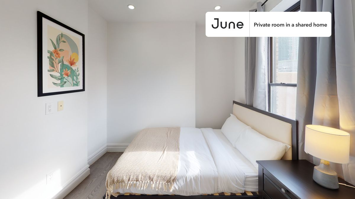 PLEASE NOTE: This is a private room in a shared apartment. You will have your own bedroom and shared common areas (kitchen, bathroom, etc.) with other residents.
Full bedroom in a 2 bedroom / 1 bathroom apartment!
Check out 3D tour now: https://jnhm.es/VY
This Full room in Columbus Circle is available on a 12 month lease or a flexible short term (31 to 364 days) lease. You pick your custom start and end date. Monthly rent rate is determined by furnishing preference, move-in date and move-out date. Speak to a June representative for recommendations on the best stay duration for the lowest rate, and learn more about this home on the June website: https://jnhm.es/5HW
Amenities of this home: Dishwasher, Furnished Common Areas, Wi-Fi - Paid separately (High-Speed), Guarantors Allowed, 32-inch Flat-Screen TV, Street parking - City permit required, Laundry in home (free), Hardwood Flooring, Microwave, Oven, Refrigerator, also, this unit is conveniently located, several local parks, restaurants and bars are just minutes away.
About June Homes: Welcome to the easiest rental experience of your life. Rent furnished or unfurnished apartments on a 12 month lease or a flexible short term (31 to 364 days). As a resident, you’ll have access to 24/7 support and monthly cleanings of the home’s shared spaces. Sign up now to apply online for your next home with June: https://jnhm.es/sign-roomi
Brokers welcome! Contact us for more details.
Interested? Use this listing ID when speaking to June team: #708 A