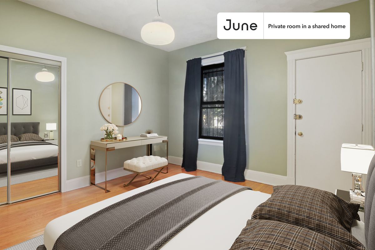 PLEASE NOTE: This is a private room in a shared apartment. You will have your own bedroom and shared common areas (kitchen, bathroom, etc.) with other residents.
Queen bedroom in a 4 bedroom / 1 bathroom apartment!
Check out 3D tour now: https://jnhm.es/UX
This Queen room in Brighton is available on a 12 month lease or a flexible short term (31 to 364 days) lease. You pick your custom start and end date. Monthly rent rate is determined by furnishing preference, move-in date and move-out date. Speak to a June representative for recommendations on the best stay duration for the lowest rate, and learn more about this home on the June website: https://jnhm.es/5DL
Amenities of this home: Dishwasher, Furnished Common Areas, Wi-Fi - Paid separately (High-Speed), Guarantors Allowed, 32-inch Flat-Screen TV, Street parking - City permit required, Laundry - Paid separately (in building), Hardwood Flooring, Microwave, Oven, Refrigerator, also, this unit is conveniently located, several local parks, restaurants and bars are just minutes away.
About June Homes: Welcome to the easiest rental experience of your life. Rent furnished or unfurnished apartments on a 12 month lease or a flexible short term (31 to 364 days). As a resident, you’ll have access to 24/7 support and monthly cleanings of the home’s shared spaces. Sign up now to apply online for your next home with June: https://jnhm.es/sign-roomi
Brokers welcome! Contact us for more details.
Interested? Kindly note that the minimum stay duration would be 31 days.
Use this listing ID when speaking to June team: #605 C