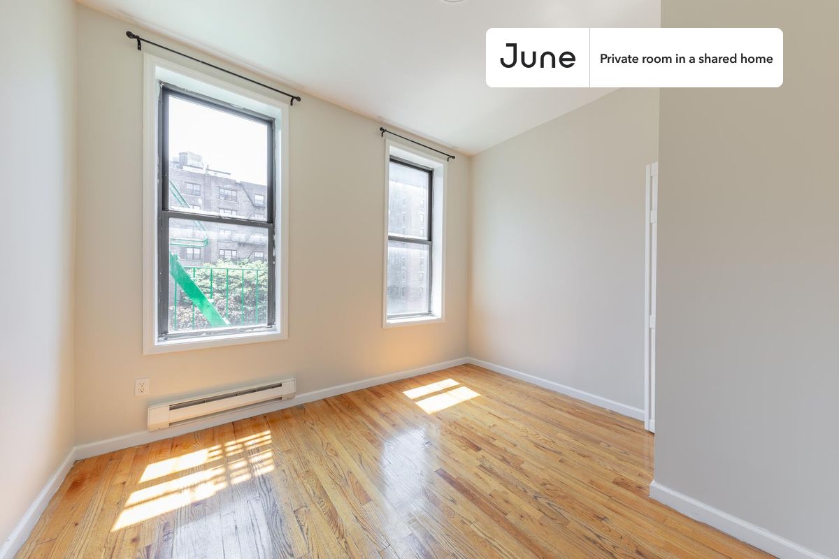 Move in with us before March 31st and stay until May 30th or later, and enjoy our limited-time discount on your first month! $200 off in NYC. Hurry up!

Full bedroom in a 3 bedroom / 1 bathroom apartment!

Check out 3D tour now:  https://jnhm.es/87d

This  Full room in Upper West Side  is available on a flexible 1-18 month lease. Monthly rent rate is determined by furnishing preference, move-in date and move-out date. Speak to a June representative for recommendations on the best stay duration for the lowest rate, and learn more about this home on the June website:  https://jnhm.es/6fr

Amenities of this home:   Dishwasher,    Furnished Common Areas,    Wi-Fi - Paid separately (High-Speed),    Guarantors Allowed,          Laundry in home (free),    Hardwood Flooring,    Microwave,    Oven,    Refrigerator,   also, this unit is conveniently located, several local parks, restaurants and bars are just minutes away.

About June Homes: Welcome to the easiest rental experience of your life. Rent furnished or unfurnished apartments for 1 - 18 months, bypass hidden costs and broker fees and enjoy an easy move-in. As a resident, you’ll have access to 24/7 support and monthly cleanings of the home’s shared spaces. Sign up now to apply online for your next home with June: https://jnhm.es/sign-roomi

Interested? Use this listing ID when speaking to June team:  #1387 C