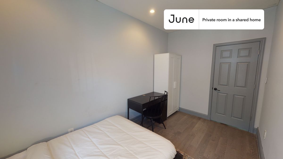 PLEASE NOTE: This is a private room in a shared apartment. You will have your own bedroom and shared common areas (kitchen, bathroom, etc.) with other residents.
Queen bedroom in a 3 bedroom / 1 bathroom apartment!
Check out 3D tour now: https://jnhm.es/TS
This Queen room in East Village is available on a 12 month lease or a flexible short term (31 to 364 days) lease. You pick your custom start and end date. Monthly rent rate is determined by furnishing preference, move-in date and move-out date. Speak to a June representative for recommendations on the best stay duration for the lowest rate, and learn more about this home on the June website: https://jnhm.es/5BS
Amenities of this home: Dishwasher, Furnished Common Areas, Wi-Fi - Paid separately (High-Speed), Elevator, Guarantors Allowed, Street parking - City permit required, Laundry - Paid separately (in building), Wall-Mounted TV, Lobby reception (part-time), Hardwood Flooring, Microwave, Oven, Refrigerator, also, this unit is conveniently located, several local parks, restaurants and bars are just minutes away.
About June Homes: Welcome to the easiest rental experience of your life. Rent furnished or unfurnished apartments on a 12 month lease or a flexible short term (31 to 364 days). As a resident, you’ll have access to 24/7 support and monthly cleanings of the home’s shared spaces. Sign up now to apply online for your next home with June: https://jnhm.es/sign-roomi
Brokers welcome! Contact us for more details.
Interested? Use this listing ID when speaking to June team: #572 C