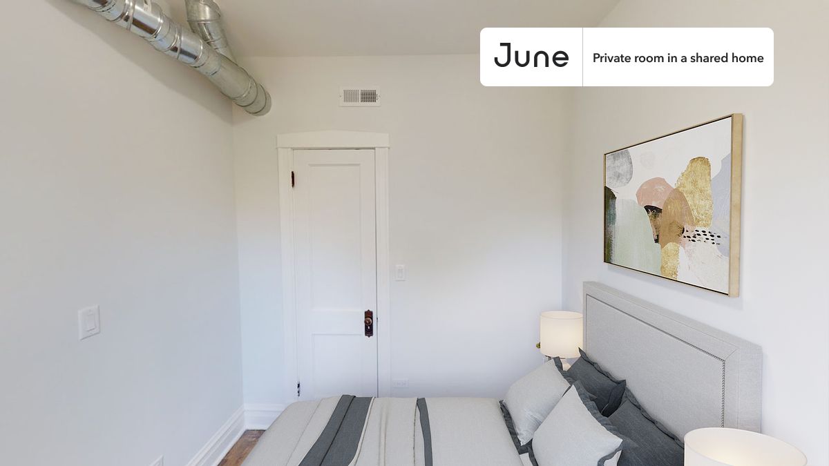 PLEASE NOTE: This is a private room in a shared apartment. You will have your own bedroom and shared common areas (kitchen, bathroom, etc.) with other residents.
Queen bedroom in a 4 bedroom / 2 bathroom apartment!
Check out 3D tour now: https://jnhm.es/88D
This Queen room in Logan Square is available on a 12 month lease or a flexible short term (31 to 364 days) lease. You pick your custom start and end date. Monthly rent rate is determined by furnishing preference, move-in date and move-out date. Speak to a June representative for recommendations on the best stay duration for the lowest rate, and learn more about this home on the June website: https://jnhm.es/6jL
Amenities of this home: Guarantors Allowed, Laundry in home (free), Dining area, 32-inch Flat-Screen TV, Wi-Fi - Paid separately (High-Speed), Furnished Common Areas, Dishwasher, Living area, Limited garage parking (Paid separately), Hardwood Flooring, Microwave, Oven, Refrigerator, also, this unit is conveniently located, several local parks, restaurants and bars are just minutes away.
About June Homes: Welcome to the easiest rental experience of your life. Rent furnished or unfurnished apartments on a 12 month lease or a flexible short term (31 to 364 days). As a resident, you’ll have access to 24/7 support and monthly cleanings of the home’s shared spaces. Sign up now to apply online for your next home with June: https://jnhm.es/sign-roomi
Brokers welcome! Contact us for more details.
Interested? Kindly note that the minimum stay duration would be 32 days.
Use this listing ID when speaking to June team: #1489 A
