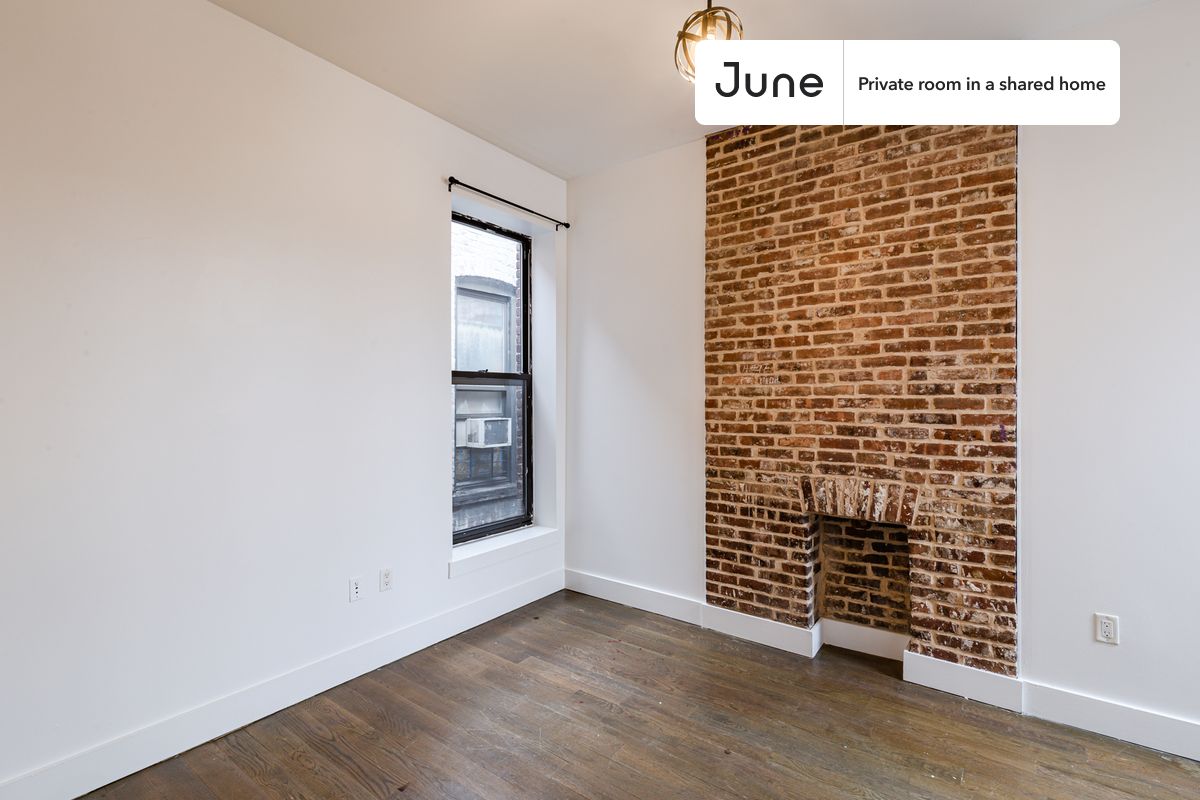 Move in with us before March 31st and stay until May 30th or later, and enjoy our limited-time discount on your first month! $200 off in NYC. Hurry up!
Queen bedroom in a 4 bedroom / 1.5 bathroom apartment!
Check out 3D tour now: https://jnhm.es/8e6
This Queen room in Crown Heights is available on a flexible 1-18 month lease. Monthly rent rate is determined by furnishing preference, move-in date and move-out date. Speak to a June representative for recommendations on the best stay duration for the lowest rate, and learn more about this home on the June website: https://jnhm.es/6v8
Amenities of this home: Dishwasher, Furnished Common Areas, Wi-Fi - Paid separately (High-Speed), Guarantors Allowed, 32-inch Flat-Screen TV, Dining area, Laundry - Paid separately (in building), Living area, Hardwood Flooring, Microwave, Oven, Refrigerator, also, this unit is conveniently located, several local parks, restaurants and bars are just minutes away.
About June Homes: Welcome to the easiest rental experience of your life. Rent furnished or unfurnished apartments for 1 - 18 months, bypass hidden costs and broker fees and enjoy an easy move-in. As a resident, you’ll have access to 24/7 support and monthly cleanings of the home’s shared spaces. Sign up now to apply online for your next home with June: https://jnhm.es/sign-roomi
Interested? Use this listing ID when speaking to June team: #1724 B