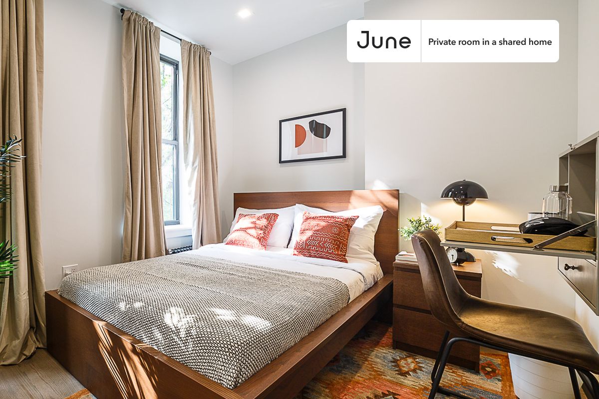PLEASE NOTE: This is a private room in a shared apartment. You will have your own bedroom and shared common areas (kitchen, bathroom, etc.) with other residents.
Full bedroom in a 3 bedroom / 2 bathroom apartment!
Check out 3D tour now: https://jnhm.es/Rz
This Full room in Upper West Side is available on a 12 month lease or a flexible short term (31 to 364 days) lease. You pick your custom start and end date. Monthly rent rate is determined by furnishing preference, move-in date and move-out date. Speak to a June representative for recommendations on the best stay duration for the lowest rate, and learn more about this home on the June website: https://jnhm.es/BS
Amenities of this home: Dishwasher, Furnished Common Areas, Wi-Fi - Paid separately (High-Speed), Guarantors Allowed, 32-inch Flat-Screen TV, Dine in kitchen, Laundry in home (free), Hardwood Flooring, Microwave, Oven, Refrigerator, also, this unit is conveniently located, several local parks, restaurants and bars are just minutes away.
About June Homes: Welcome to the easiest rental experience of your life. Rent furnished or unfurnished apartments on a 12 month lease or a flexible short term (31 to 364 days). As a resident, you’ll have access to 24/7 support and monthly cleanings of the home’s shared spaces. Sign up now to apply online for your next home with June: https://jnhm.es/sign-roomi
Brokers welcome! Contact us for more details.
Interested? Use this listing ID when speaking to June team: #187 C
