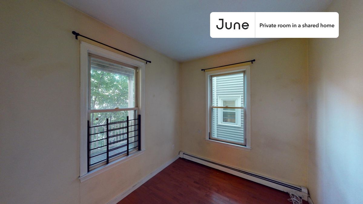 

PLEASE NOTE: This is a private room in a shared apartment. You will have your own bedroom and shared common areas (kitchen, bathroom, etc.) with other residents.

Queen bedroom in a 4 bedroom / 1.5 bathroom apartment!

Check out 3D tour now:  https://jnhm.es/895

This  Queen room in Mission Hill  is available on a 12 month lease or a flexible short term (31 to 364 days) lease. You pick your custom start and end date. Monthly rent rate is determined by furnishing preference, move-in date and move-out date. Speak to a June representative for recommendations on the best stay duration for the lowest rate, and learn more about this home on the June website:  https://jnhm.es/5VF

Amenities of this home:   Dishwasher,    Furnished Common Areas,    Wi-Fi - Paid separately (High-Speed),    Guarantors Allowed,       Dine in kitchen,       Street parking - City permit required,    Laundry in home (free),    Hardwood Flooring,    Microwave,    Oven,    Refrigerator,   also, this unit is conveniently located, several local parks, restaurants and bars are just minutes away.

About June Homes: Welcome to the easiest rental experience of your life. Rent furnished or unfurnished apartments on a 12 month lease or a flexible short term (31 to 364 days). As a resident, you’ll have access to 24/7 support and monthly cleanings of the home’s shared spaces. Sign up now to apply online for your next home with June: https://jnhm.es/sign-roomi

Brokers welcome! Contact us for more details.

Interested? Kindly note that the minimum stay duration would be 31 days. 

Use this listing ID when speaking to June team:  #981 D