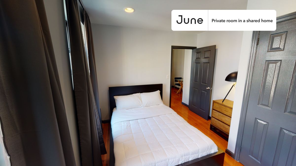 Limited time offer! Get $100 off your next rent with code SUMMER100. Mention it to our team!

Full bedroom in a 3 bedroom / 1 bathroom apartment!

Check out 3D tour now:  https://jnhm.es/TF

This  Full room in East Village  is available on a 12 month lease or a flexible short term (31 to 364 days) lease. You pick your custom start and end date. Monthly rent rate is determined by furnishing preference, move-in date and move-out date. Speak to a June representative for recommendations on the best stay duration for the lowest rate, and learn more about this home on the June website:  https://jnhm.es/5Bn

Amenities of this home:   Dishwasher,    Furnished Common Areas,    Wi-Fi - Paid separately (High-Speed),    Guarantors Allowed,       32-inch Flat-Screen TV,       Street parking,    Hardwood Flooring,    Microwave,    Oven,    Refrigerator,   also, this unit is conveniently located, several local parks, restaurants and bars are just minutes away.

About June Homes: Welcome to the easiest rental experience of your life. Rent furnished or unfurnished apartments on a 12 month lease or a flexible short term (31 to 364 days). As a resident, you’ll have access to 24/7 support and monthly cleanings of the home’s shared spaces. Sign up now to apply online for your next home with June: https://jnhm.es/sign-roomi

Brokers accepted. 5% commission on rent.

Interested? Use this listing ID when speaking to June team:  #562 C