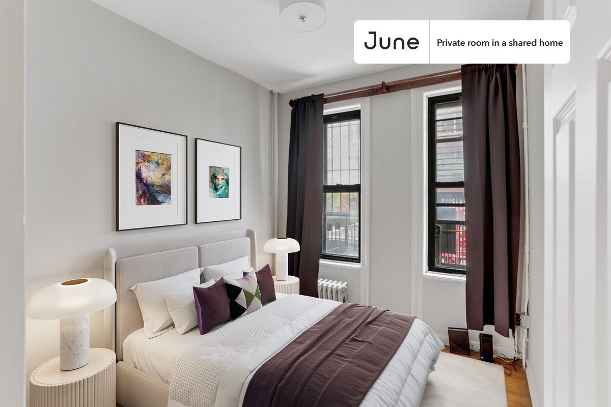 PLEASE NOTE: This is a private room in a shared apartment. You will have your own bedroom and shared common areas (kitchen, bathroom, etc.) with other residents.
Full bedroom in a 2 bedroom / 1 bathroom apartment!
Check out 3D tour now: https://jnhm.es/Yg
This Full room in Hell's Kitchen is available on a 12 month lease or a flexible short term (31 to 364 days) lease. You pick your custom start and end date. Monthly rent rate is determined by furnishing preference, move-in date and move-out date. Speak to a June representative for recommendations on the best stay duration for the lowest rate, and learn more about this home on the June website: https://jnhm.es/5Ne
Amenities of this home: Furnished Common Areas, Wi-Fi - Paid separately (High-Speed), Guarantors Allowed, Wall-Mounted TV, Hardwood Flooring, Microwave, Oven, Refrigerator, also, this unit is conveniently located, several local parks, restaurants and bars are just minutes away.
About June Homes: Welcome to the easiest rental experience of your life. Rent furnished or unfurnished apartments on a 12 month lease or a flexible short term (31 to 364 days). As a resident, you’ll have access to 24/7 support and monthly cleanings of the home’s shared spaces. Sign up now to apply online for your next home with June: https://jnhm.es/sign-roomi
Brokers welcome! Contact us for more details.
Interested? Use this listing ID when speaking to June team: #798 B