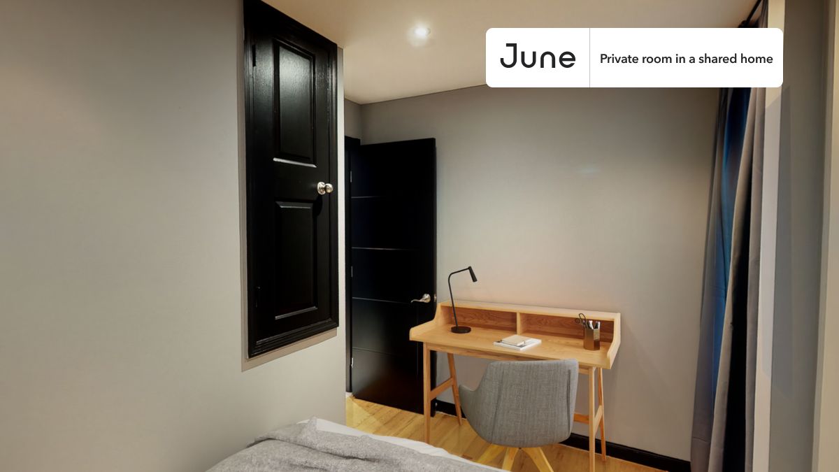 PLEASE NOTE: This is a private room in a shared apartment. You will have your own bedroom and shared common areas (kitchen, bathroom, etc.) with other residents.
Full bedroom in a 4 bedroom / 1 bathroom apartment!
Check out 3D tour now: https://jnhm.es/U1
This Full room in Upper West Side is available on a 12 month lease or a flexible short term (31 to 364 days) lease. You pick your custom start and end date. Monthly rent rate is determined by furnishing preference, move-in date and move-out date. Speak to a June representative for recommendations on the best stay duration for the lowest rate, and learn more about this home on the June website: https://jnhm.es/5AW
Amenities of this home: Laundry in home (free), Street parking - City permit required, 32-inch Flat-Screen TV, Guarantors Allowed, Elevator, Wi-Fi - Paid separately (High-Speed), Furnished Common Areas, Dishwasher, Courtyard, Hardwood Flooring, Microwave, Oven, Refrigerator, also, this unit is conveniently located, several local parks, restaurants and bars are just minutes away.
About June Homes: Welcome to the easiest rental experience of your life. Rent furnished or unfurnished apartments on a 12 month lease or a flexible short term (31 to 364 days). As a resident, you’ll have access to 24/7 support and monthly cleanings of the home’s shared spaces. Sign up now to apply online for your next home with June: https://jnhm.es/sign-roomi
Brokers welcome! Contact us for more details.
Interested? Use this listing ID when speaking to June team: #550 D