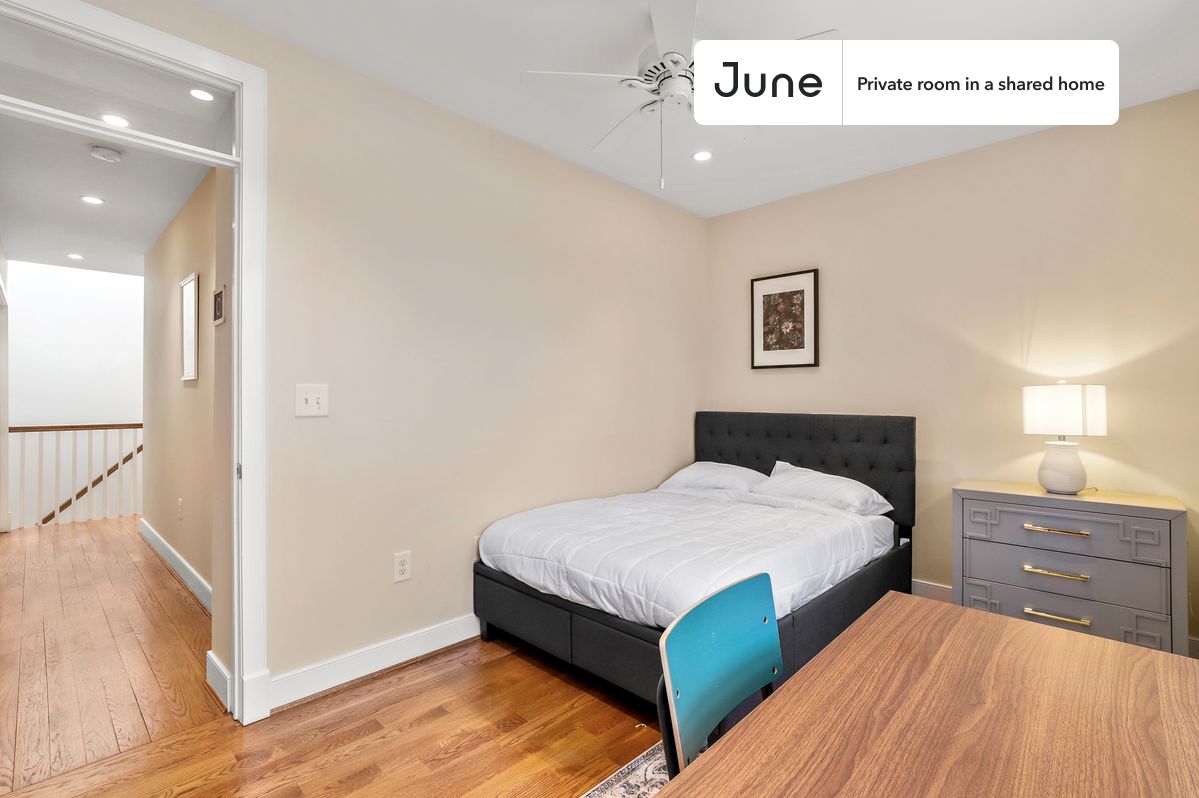 

PLEASE NOTE: This is a private room in a shared apartment. You will have your own bedroom and shared common areas (kitchen, bathroom, etc.) with other residents.

Full bedroom in a 3 bedroom / 3 bathroom apartment!

Check out 3D tour now:  https://jnhm.es/8aJ

This  Full room in Capitol Hill  is available on a 12 month lease or a flexible short term (31 to 364 days) lease. You pick your custom start and end date. Monthly rent rate is determined by furnishing preference, move-in date and move-out date. Speak to a June representative for recommendations on the best stay duration for the lowest rate, and learn more about this home on the June website:  https://jnhm.es/6i9

Amenities of this home:   Dishwasher,    Patio,    Furnished Common Areas,    Wi-Fi - Paid separately (High-Speed),    Guarantors Allowed,       Decorative fireplace,    Dine in kitchen,    Paid parking,    Laundry in home (free),       Living area,    Wall-Mounted TV,    Hardwood Flooring,    Microwave,    Oven,    Refrigerator,   also, this unit is conveniently located, several local parks, restaurants and bars are just minutes away.

About June Homes: Welcome to the easiest rental experience of your life. Rent furnished or unfurnished apartments on a 12 month lease or a flexible short term (31 to 364 days). As a resident, you’ll have access to 24/7 support and monthly cleanings of the home’s shared spaces. Sign up now to apply online for your next home with June: https://jnhm.es/sign-roomi

Brokers welcome! Contact us for more details.

Interested? Kindly note that the minimum stay duration would be 31 days. 

Use this listing ID when speaking to June team:  #1456 C