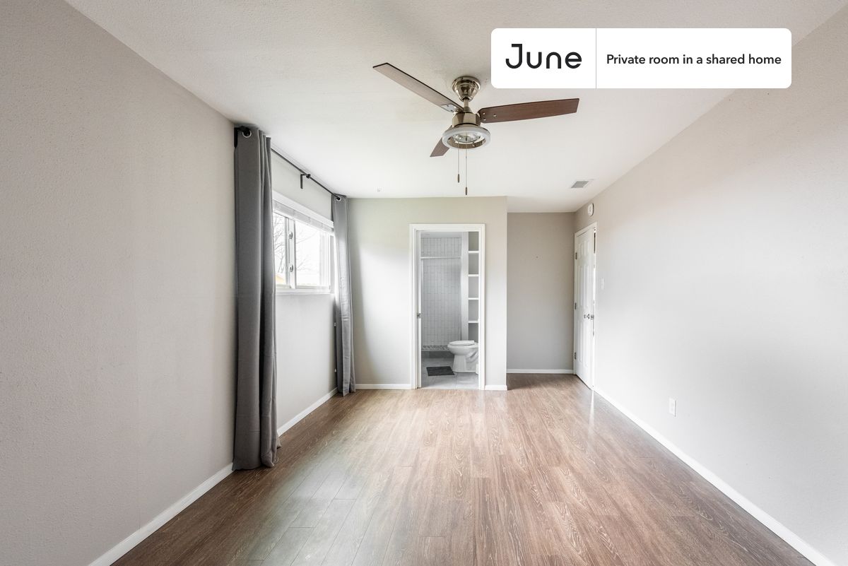 

PLEASE NOTE: This is a private room in a shared apartment. You will have your own bedroom and shared common areas (kitchen, bathroom, etc.) with other residents.

Queen bedroom in a 3 bedroom / 2 bathroom apartment!

Check out 3D tour now:  https://jnhm.es/10x

This  Queen room in North Austin  is available on a 12 month lease or a flexible short term (31 to 364 days) lease. You pick your custom start and end date. Monthly rent rate is determined by furnishing preference, move-in date and move-out date. Speak to a June representative for recommendations on the best stay duration for the lowest rate, and learn more about this home on the June website:  https://jnhm.es/5SO

Amenities of this home:   Decorative fireplace,    Central AC (Common space),    Laundry in home (free),       Dishwasher,    Furnished Common Areas,    Wi-Fi - Paid separately (High-Speed),    Guarantors Allowed,       Enclosed backyard,    Wall-Mounted TV,    Hardwood Flooring,    Microwave,    Oven,    Refrigerator,    garage parking (paid),   also, this unit is conveniently located, several local parks, restaurants and bars are just minutes away.

About June Homes: Welcome to the easiest rental experience of your life. Rent furnished or unfurnished apartments on a 12 month lease or a flexible short term (31 to 364 days). As a resident, you’ll have access to 24/7 support and monthly cleanings of the home’s shared spaces. Sign up now to apply online for your next home with June: https://jnhm.es/sign-roomi

Brokers welcome! Contact us for more details.

Interested? Use this listing ID when speaking to June team:  #935 C