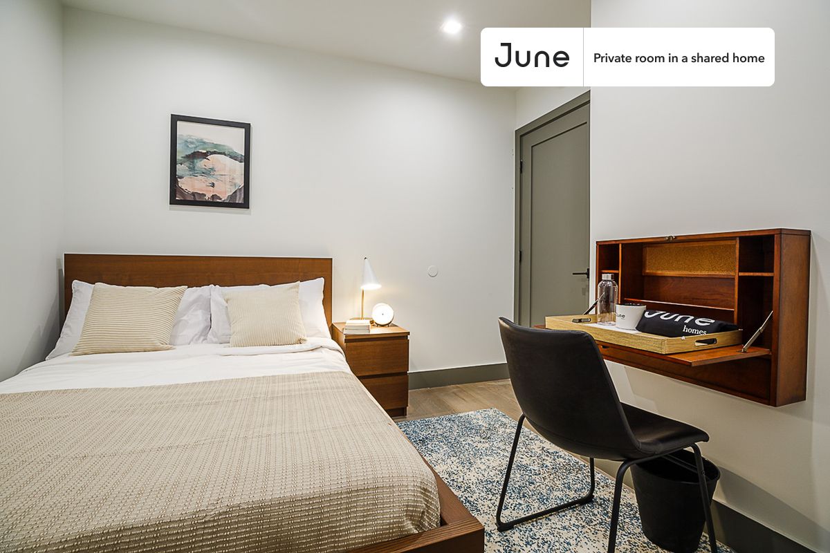 

PLEASE NOTE: This is a private room in a shared apartment. You will have your own bedroom and shared common areas (kitchen, bathroom, etc.) with other residents.

Full bedroom in a 3 bedroom / 2 bathroom apartment!

Check out 3D tour now:  https://jnhm.es/RJ

This  Full room in Upper West Side  is available on a 12 month lease or a flexible short term (31 to 364 days) lease. You pick your custom start and end date. Monthly rent rate is determined by furnishing preference, move-in date and move-out date. Speak to a June representative for recommendations on the best stay duration for the lowest rate, and learn more about this home on the June website:  https://jnhm.es/Cz

Amenities of this home:   Dishwasher,    Furnished Common Areas,    Wi-Fi - Paid separately (High-Speed),    Guarantors Allowed,       32-inch Flat-Screen TV,    Dine in kitchen,       Laundry in home (free),    Hardwood Flooring,    Microwave,    Oven,    Refrigerator,   also, this unit is conveniently located, several local parks, restaurants and bars are just minutes away.

About June Homes: Welcome to the easiest rental experience of your life. Rent furnished or unfurnished apartments on a 12 month lease or a flexible short term (31 to 364 days). As a resident, you’ll have access to 24/7 support and monthly cleanings of the home’s shared spaces. Sign up now to apply online for your next home with June: https://jnhm.es/sign-roomi

Brokers welcome! Contact us for more details.

Interested? Use this listing ID when speaking to June team:  #197 A