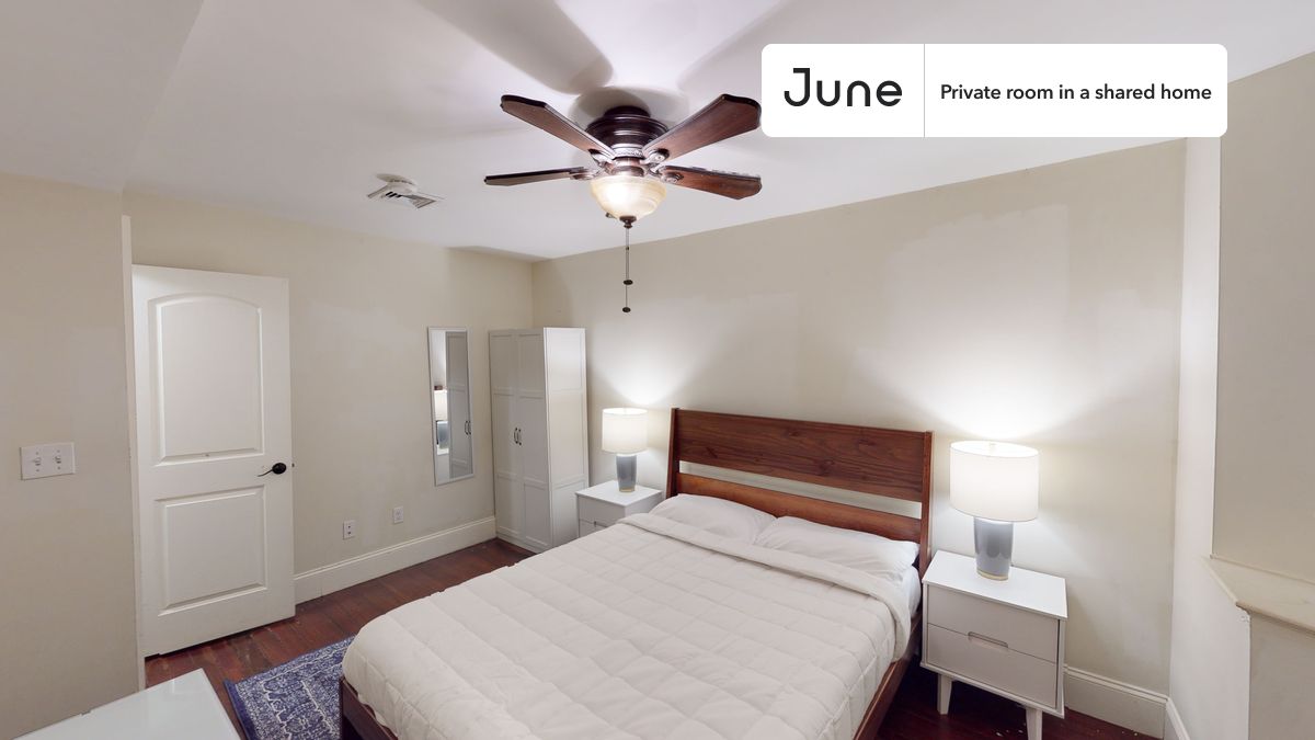 

PLEASE NOTE: This is a private room in a shared apartment. You will have your own bedroom and shared common areas (kitchen, bathroom, etc.) with other residents.

Queen bedroom in a 5 bedroom / 2 bathroom apartment!

Check out 3D tour now:  https://jnhm.es/89y

This  Queen room in Mission Hill  is available on a 12 month lease or a flexible short term (31 to 364 days) lease. You pick your custom start and end date. Monthly rent rate is determined by furnishing preference, move-in date and move-out date. Speak to a June representative for recommendations on the best stay duration for the lowest rate, and learn more about this home on the June website:  https://jnhm.es/6eU

Amenities of this home:   Dishwasher,    Wi-Fi - Paid separately (High-Speed),    Guarantors Allowed,       Street parking - City permit required,    Laundry in home (free),       Hardwood Flooring,    Microwave,    Oven,    Refrigerator,   also, this unit is conveniently located, several local parks, restaurants and bars are just minutes away.

About June Homes: Welcome to the easiest rental experience of your life. Rent furnished or unfurnished apartments on a 12 month lease or a flexible short term (31 to 364 days). As a resident, you’ll have access to 24/7 support and monthly cleanings of the home’s shared spaces. Sign up now to apply online for your next home with June: https://jnhm.es/sign-roomi

Brokers welcome! Contact us for more details.

Interested? Kindly note that the minimum stay duration would be 31 days. 

Use this listing ID when speaking to June team:  #1375 E