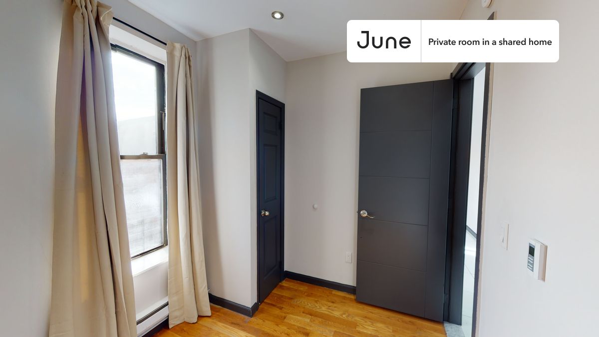 

PLEASE NOTE: This is a private room in a shared apartment. You will have your own bedroom and shared common areas (kitchen, bathroom, etc.) with other residents.

Queen bedroom in a 3 bedroom / 1 bathroom apartment!

Check out 3D tour now:  https://jnhm.es/Wu

This  Queen room in Upper West Side  is available on a 12 month lease or a flexible short term (31 to 364 days) lease. You pick your custom start and end date. Monthly rent rate is determined by furnishing preference, move-in date and move-out date. Speak to a June representative for recommendations on the best stay duration for the lowest rate, and learn more about this home on the June website:  https://jnhm.es/5K4

Amenities of this home:   Dishwasher,    Furnished Common Areas,    Wi-Fi - Paid separately (High-Speed),    Guarantors Allowed,       32-inch Flat-Screen TV,       Street parking - City permit required,    Laundry in home (free),    Hardwood Flooring,    Microwave,    Oven,    Refrigerator,   also, this unit is conveniently located, several local parks, restaurants and bars are just minutes away.

About June Homes: Welcome to the easiest rental experience of your life. Rent furnished or unfurnished apartments on a 12 month lease or a flexible short term (31 to 364 days). As a resident, you’ll have access to 24/7 support and monthly cleanings of the home’s shared spaces. Sign up now to apply online for your next home with June: https://jnhm.es/sign-roomi

Brokers welcome! Contact us for more details.

Interested? Use this listing ID when speaking to June team:  #758 B