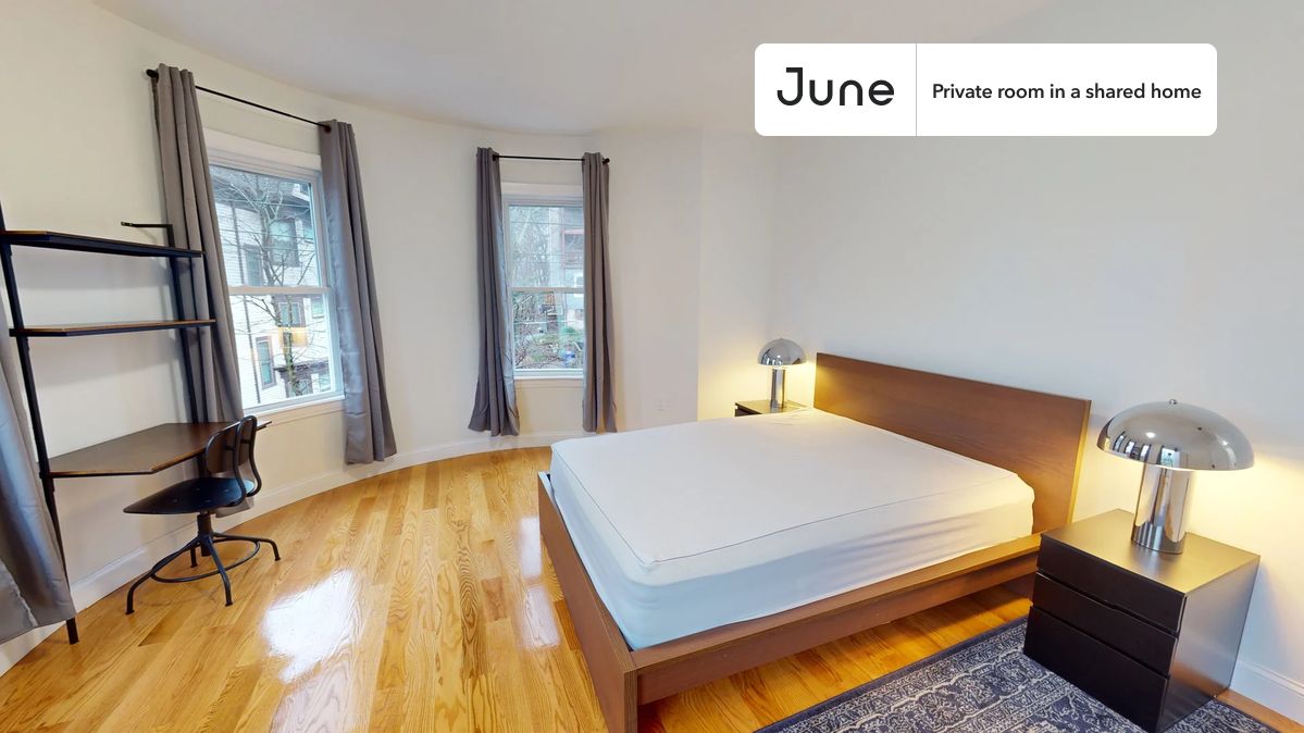 

PLEASE NOTE: This is a private room in a shared apartment. You will have your own bedroom and shared common areas (kitchen, bathroom, etc.) with other residents.

Queen bedroom in a 4 bedroom / 2 bathroom apartment!

Check out 3D tour now:  https://jnhm.es/84p

This  Queen room in Fort Hill  is available on a 12 month lease or a flexible short term (31 to 364 days) lease. You pick your custom start and end date. Monthly rent rate is determined by furnishing preference, move-in date and move-out date. Speak to a June representative for recommendations on the best stay duration for the lowest rate, and learn more about this home on the June website:  https://jnhm.es/5We

Amenities of this home:   Dishwasher,    Furnished Common Areas,    Wi-Fi - Paid separately (High-Speed),    Guarantors Allowed,          Street parking - City permit required,    Laundry - Paid separately (in building),    Hardwood Flooring,    Microwave,    Oven,    Refrigerator,   also, this unit is conveniently located, several local parks, restaurants and bars are just minutes away.

About June Homes: Welcome to the easiest rental experience of your life. Rent furnished or unfurnished apartments on a 12 month lease or a flexible short term (31 to 364 days). As a resident, you’ll have access to 24/7 support and monthly cleanings of the home’s shared spaces. Sign up now to apply online for your next home with June: https://jnhm.es/sign-roomi

Brokers welcome! Contact us for more details.

Interested? Kindly note that the minimum stay duration would be 31 days. 

Use this listing ID when speaking to June team:  #991 A