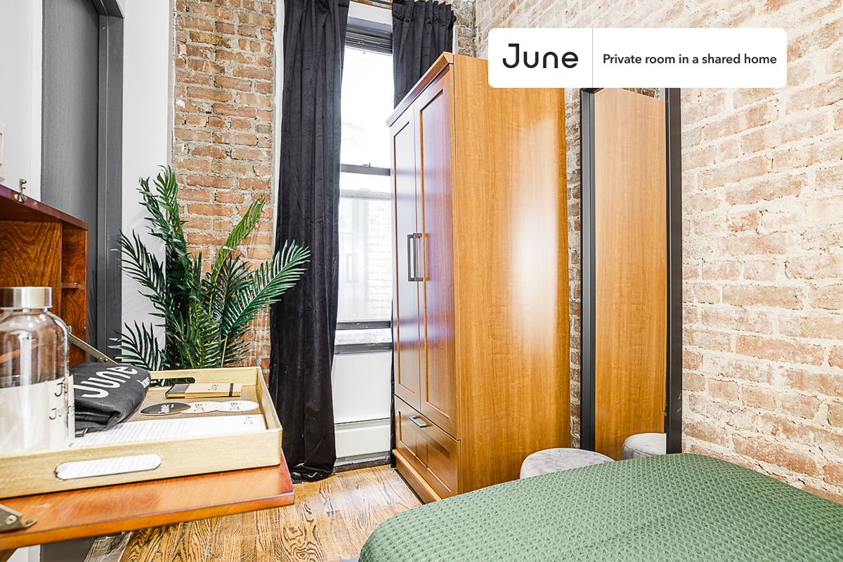 

PLEASE NOTE: This is a private room in a shared apartment. You will have your own bedroom and shared common areas (kitchen, bathroom, etc.) with other residents.

Twin bedroom in a 4 bedroom / 2 bathroom apartment!

Check out 3D tour now:  https://jnhm.es/PC

This  Twin room in Upper East Side  is available on a 12 month lease or a flexible short term (31 to 364 days) lease. You pick your custom start and end date. Monthly rent rate is determined by furnishing preference, move-in date and move-out date. Speak to a June representative for recommendations on the best stay duration for the lowest rate, and learn more about this home on the June website:  https://jnhm.es/By

Amenities of this home:   Furnished Common Areas,    Wi-Fi - Paid separately (High-Speed),    Guarantors Allowed,       32-inch Flat-Screen TV,    Dining area,    Laundry - Paid separately (in building),       Hardwood Flooring,    Microwave,    Oven,    Refrigerator,   also, this unit is conveniently located, several local parks, restaurants and bars are just minutes away.

About June Homes: Welcome to the easiest rental experience of your life. Rent furnished or unfurnished apartments on a 12 month lease or a flexible short term (31 to 364 days). As a resident, you’ll have access to 24/7 support and monthly cleanings of the home’s shared spaces. Sign up now to apply online for your next home with June: https://jnhm.es/sign-roomi

Brokers welcome! Contact us for more details.

Interested? Use this listing ID when speaking to June team:  #180 C