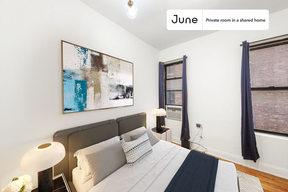 PLEASE NOTE: This is a private room in a shared apartment. You will have your own bedroom and shared common areas (kitchen, bathroom, etc.) with other residents.
Full bedroom in a 3 bedroom / 1 bathroom apartment!
Check out 3D tour now: https://jnhm.es/X2
This Full room in Upper West Side is available on a 12 month lease or a flexible short term (31 to 364 days) lease. You pick your custom start and end date. Monthly rent rate is determined by furnishing preference, move-in date and move-out date. Speak to a June representative for recommendations on the best stay duration for the lowest rate, and learn more about this home on the June website: https://jnhm.es/5K9
Amenities of this home: Dishwasher, Furnished Common Areas, Wi-Fi - Paid separately (High-Speed), Guarantors Allowed, Street parking - City permit required, Laundry in home (free), Wall-Mounted TV, Hardwood Flooring, Microwave, Oven, Refrigerator, also, this unit is conveniently located, several local parks, restaurants and bars are just minutes away.
About June Homes: Welcome to the easiest rental experience of your life. Rent furnished or unfurnished apartments on a 12 month lease or a flexible short term (31 to 364 days). As a resident, you’ll have access to 24/7 support and monthly cleanings of the home’s shared spaces. Sign up now to apply online for your next home with June: https://jnhm.es/sign-roomi
Brokers welcome! Contact us for more details.
Interested? Use this listing ID when speaking to June team: #760 B