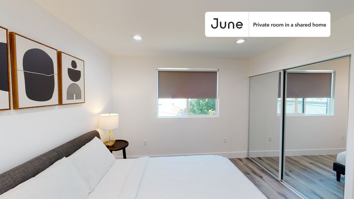 

PLEASE NOTE: This is a private room in a shared apartment. You will have your own bedroom and shared common areas (kitchen, bathroom, etc.) with other residents.

Queen bedroom in a 4 bedroom / 3 bathroom apartment!

Check out 3D tour now:  https://jnhm.es/87e

This  Queen room in North Hollywood  is available on a 12 month lease or a flexible short term (31 to 364 days) lease. You pick your custom start and end date. Monthly rent rate is determined by furnishing preference, move-in date and move-out date. Speak to a June representative for recommendations on the best stay duration for the lowest rate, and learn more about this home on the June website:  https://jnhm.es/6fS

Amenities of this home:   Dishwasher,    Furnished Common Areas,    Wi-Fi - Paid separately (High-Speed),    Guarantors Allowed,       32-inch Flat-Screen TV,    Paid parking,    Laundry in home (free),       Living area,    Hardwood Flooring,    Microwave,    Oven,    Refrigerator,   also, this unit is conveniently located, several local parks, restaurants and bars are just minutes away.

About June Homes: Welcome to the easiest rental experience of your life. Rent furnished or unfurnished apartments on a 12 month lease or a flexible short term (31 to 364 days). As a resident, you’ll have access to 24/7 support and monthly cleanings of the home’s shared spaces. Sign up now to apply online for your next home with June: https://jnhm.es/sign-roomi

Brokers welcome! Contact us for more details.

Interested? Use this listing ID when speaking to June team:  #1398 B