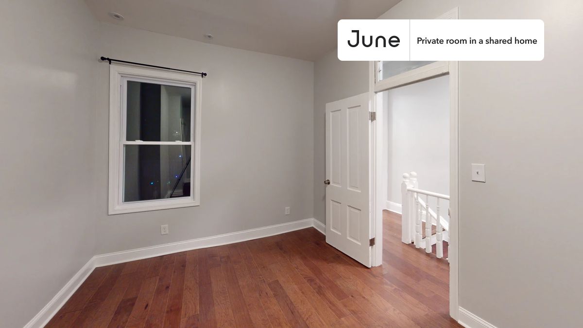 

PLEASE NOTE: This is a private room in a shared apartment. You will have your own bedroom and shared common areas (kitchen, bathroom, etc.) with other residents.

Queen bedroom in a 3 bedroom / 1.5 bathroom apartment!

Check out 3D tour now:  https://jnhm.es/Yi

This  Queen room in Anacostia  is available on a 12 month lease or a flexible short term (31 to 364 days) lease. You pick your custom start and end date. Monthly rent rate is determined by furnishing preference, move-in date and move-out date. Speak to a June representative for recommendations on the best stay duration for the lowest rate, and learn more about this home on the June website:  https://jnhm.es/5MF

Amenities of this home:   Furnished Common Areas,    Wi-Fi - Paid separately (High-Speed),    Guarantors Allowed,       Street parking - City permit required,    Laundry in home (free),       Wall-Mounted TV,    Hardwood Flooring,    Microwave,    Oven,    Refrigerator,   also, this unit is conveniently located, several local parks, restaurants and bars are just minutes away.

About June Homes: Welcome to the easiest rental experience of your life. Rent furnished or unfurnished apartments on a 12 month lease or a flexible short term (31 to 364 days). As a resident, you’ll have access to 24/7 support and monthly cleanings of the home’s shared spaces. Sign up now to apply online for your next home with June: https://jnhm.es/sign-roomi

Brokers welcome! Contact us for more details.

Interested? Kindly note that the minimum stay duration would be 31 days. 

Use this listing ID when speaking to June team:  #808 B