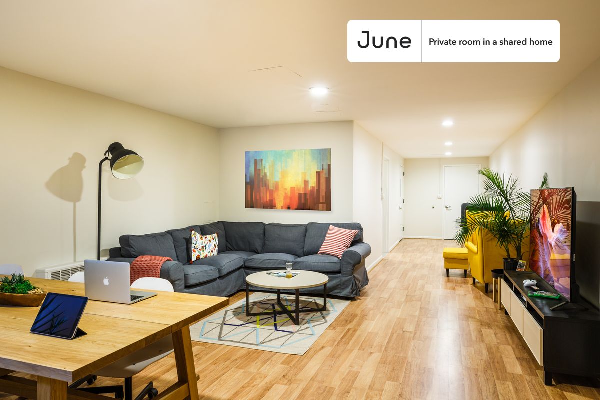 

PLEASE NOTE: This is a private room in a shared apartment. You will have your own bedroom and shared common areas (kitchen, bathroom, etc.) with other residents.

Queen bedroom in a 5 bedroom / 2 bathroom apartment!

Check out 3D tour now:

This  Queen room in West Harlem  is available on a 12 month lease or a flexible short term (31 to 364 days) lease. You pick your custom start and end date. Monthly rent rate is determined by furnishing preference, move-in date and move-out date. Speak to a June representative for recommendations on the best stay duration for the lowest rate, and learn more about this home on the June website:  https://jnhm.es/n

Amenities of this home:   Dishwasher,    Furnished Common Areas,    Wi-Fi - Paid separately (High-Speed),    Outdoor space,    Guarantors Allowed,       32-inch Flat-Screen TV,       Laundry in home (free),    Hardwood Flooring,    Microwave,    Oven,    Refrigerator,   also, this unit is conveniently located, several local parks, restaurants and bars are just minutes away.

About June Homes: Welcome to the easiest rental experience of your life. Rent furnished or unfurnished apartments on a 12 month lease or a flexible short term (31 to 364 days). As a resident, you’ll have access to 24/7 support and monthly cleanings of the home’s shared spaces. Sign up now to apply online for your next home with June: https://jnhm.es/sign-roomi

Brokers welcome! Contact us for more details.

Interested? Use this listing ID when speaking to June team:  #102 1B