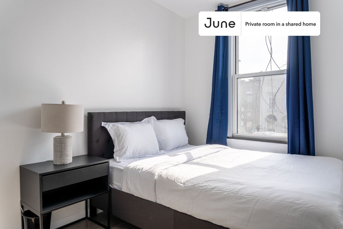 

PLEASE NOTE: This is a private room in a shared apartment. You will have your own bedroom and shared common areas (kitchen, bathroom, etc.) with other residents.

Full bedroom in a 4 bedroom / 2 bathroom apartment!

Check out 3D tour now:  https://jnhm.es/12n

This  Full room in Astoria  is available on a 12 month lease or a flexible short term (31 to 364 days) lease. You pick your custom start and end date. Monthly rent rate is determined by furnishing preference, move-in date and move-out date. Speak to a June representative for recommendations on the best stay duration for the lowest rate, and learn more about this home on the June website:  https://jnhm.es/5Vu

Amenities of this home:   Furnished Common Areas,    Wi-Fi - Paid separately (High-Speed),    Guarantors Allowed,       32-inch Flat-Screen TV,       Hardwood Flooring,    Microwave,    Oven,    Refrigerator,   also, this unit is conveniently located, several local parks, restaurants and bars are just minutes away.

About June Homes: Welcome to the easiest rental experience of your life. Rent furnished or unfurnished apartments on a 12 month lease or a flexible short term (31 to 364 days). As a resident, you’ll have access to 24/7 support and monthly cleanings of the home’s shared spaces. Sign up now to apply online for your next home with June: https://jnhm.es/sign-roomi

Brokers welcome! Contact us for more details.

Interested? Use this listing ID when speaking to June team:  #979 D