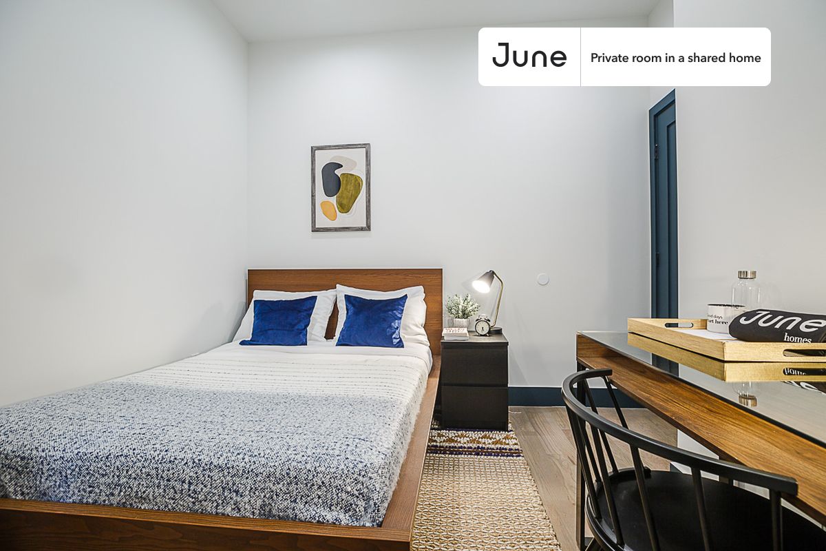 PLEASE NOTE: This is a private room in a shared apartment. You will have your own bedroom and shared common areas (kitchen, bathroom, etc.) with other residents.
Full bedroom in a 3 bedroom / 2 bathroom apartment!
Check out 3D tour now: https://jnhm.es/Rz
This Full room in Upper West Side is available on a 12 month lease or a flexible short term (31 to 364 days) lease. You pick your custom start and end date. Monthly rent rate is determined by furnishing preference, move-in date and move-out date. Speak to a June representative for recommendations on the best stay duration for the lowest rate, and learn more about this home on the June website: https://jnhm.es/BQ
Amenities of this home: Dishwasher, Furnished Common Areas, Wi-Fi - Paid separately (High-Speed), Guarantors Allowed, 32-inch Flat-Screen TV, Dine in kitchen, Laundry in home (free), Hardwood Flooring, Microwave, Oven, Refrigerator, also, this unit is conveniently located, several local parks, restaurants and bars are just minutes away.
About June Homes: Welcome to the easiest rental experience of your life. Rent furnished or unfurnished apartments on a 12 month lease or a flexible short term (31 to 364 days). As a resident, you’ll have access to 24/7 support and monthly cleanings of the home’s shared spaces. Sign up now to apply online for your next home with June: https://jnhm.es/sign-roomi
Brokers welcome! Contact us for more details.
Interested? Use this listing ID when speaking to June team: #187 A