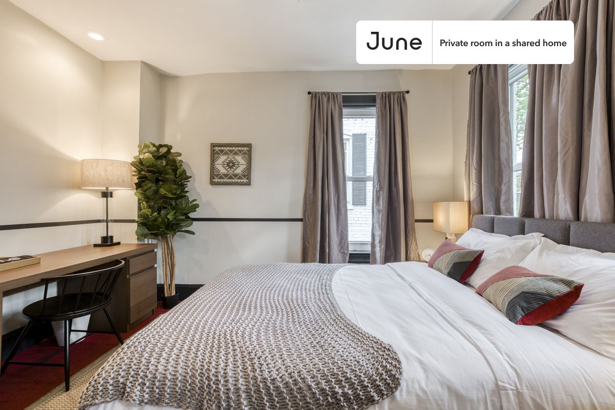 

PLEASE NOTE: This is a private room in a shared apartment. You will have your own bedroom and shared common areas (kitchen, bathroom, etc.) with other residents.

Queen bedroom in a 4 bedroom / 2 bathroom apartment!

Check out 3D tour now:  https://jnhm.es/Q9

This  Queen room in Columbia Heights  is available on a 12 month lease or a flexible short term (31 to 364 days) lease. You pick your custom start and end date. Monthly rent rate is determined by furnishing preference, move-in date and move-out date. Speak to a June representative for recommendations on the best stay duration for the lowest rate, and learn more about this home on the June website:  https://jnhm.es/Ag

Amenities of this home:   Patio,    Furnished Common Areas,    Wi-Fi - Paid separately (High-Speed),    Outdoor space,    Guarantors Allowed,       32-inch Flat-Screen TV,    Dine in kitchen,    Central AC (Common space),    Laundry in home (free),       Dishwasher,    Hardwood Flooring,    Microwave,    Oven,    Refrigerator,    Upper floor requires window AC,   also, this unit is conveniently located, several local parks, restaurants and bars are just minutes away.

About June Homes: Welcome to the easiest rental experience of your life. Rent furnished or unfurnished apartments on a 12 month lease or a flexible short term (31 to 364 days). As a resident, you’ll have access to 24/7 support and monthly cleanings of the home’s shared spaces. Sign up now to apply online for your next home with June: https://jnhm.es/sign-roomi

Brokers welcome! Contact us for more details.

Interested? Kindly note that the minimum stay duration would be 31 days. 

Use this listing ID when speaking to June team:  #174 2D