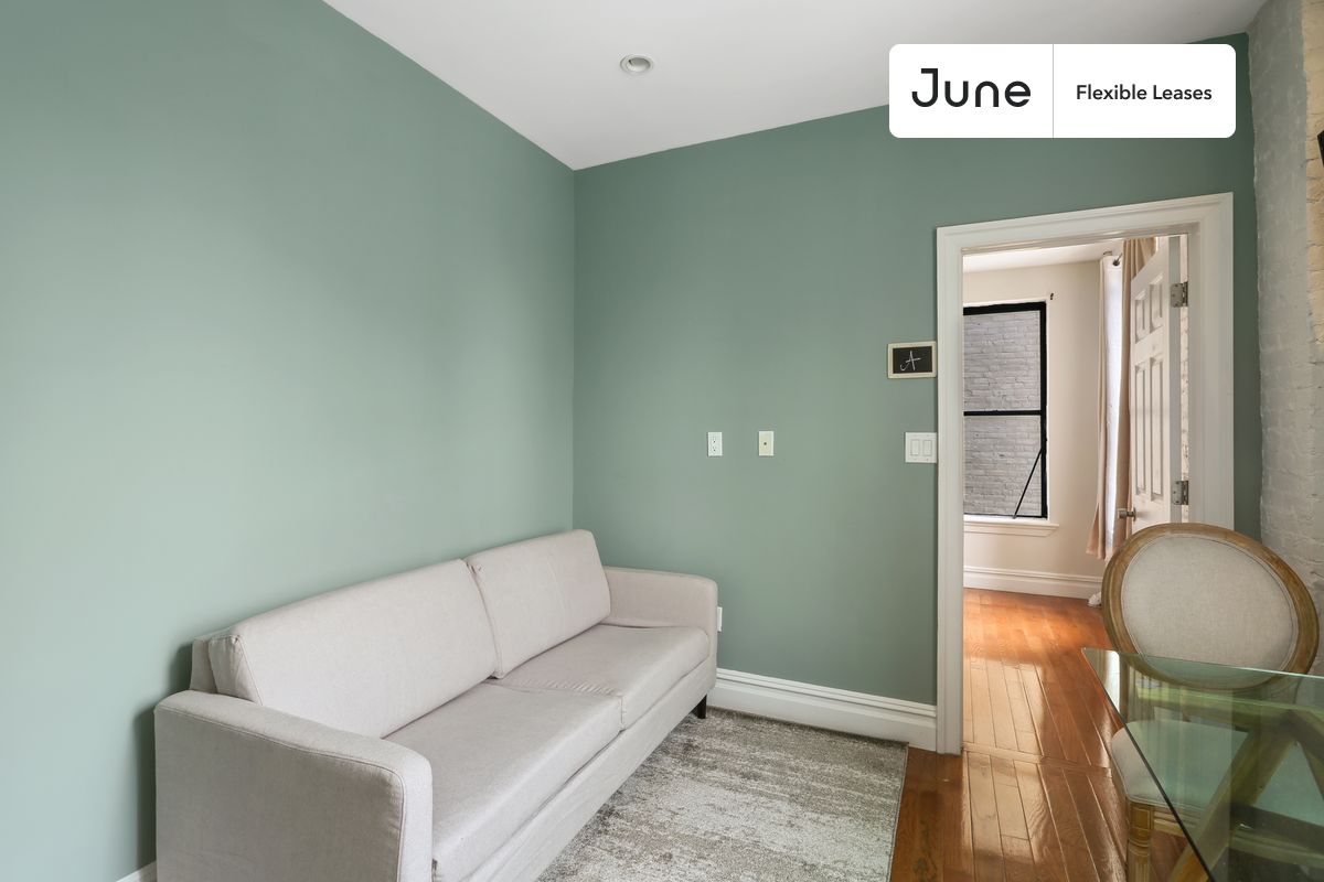 2 bedroom in Columbus Circle on flexible lease terms.
Check out 3D tour now: https://jnhm.es/Wk
This 2 bedrooms, 1 bath apartment on the Columbus Circle is available on a flexible 1-18 month lease. Monthly rent rate is determined by furnishing preference, move-in date and move-out date. Speak to a June representative for recommendations on the best stay duration for the lowest rate, and learn more about this home on the June website:
Amenities of this home: Dishwasher, Furnished Common Areas, Wi-Fi - Paid separately (High-Speed), Guarantors Allowed, Window AC (Common space), Laundry in home (free), Wall-Mounted TV, Hardwood Flooring, Microwave, Oven, Refrigerator, also, this unit is conveniently located, several local parks, restaurants and bars are just minutes away.
About June Homes: Welcome to the easiest rental experience of your life. Rent furnished or unfurnished apartments for 1 - 18 months, bypass hidden costs and broker fees and enjoy an easy move-in. As a resident, you’ll have access to 24/7 support and monthly cleanings of the home’s shared spaces. Sign up now to apply online for your next home with June: https://jnhm.es/sign-roomi
Use this listing ID when speaking to June team: #736