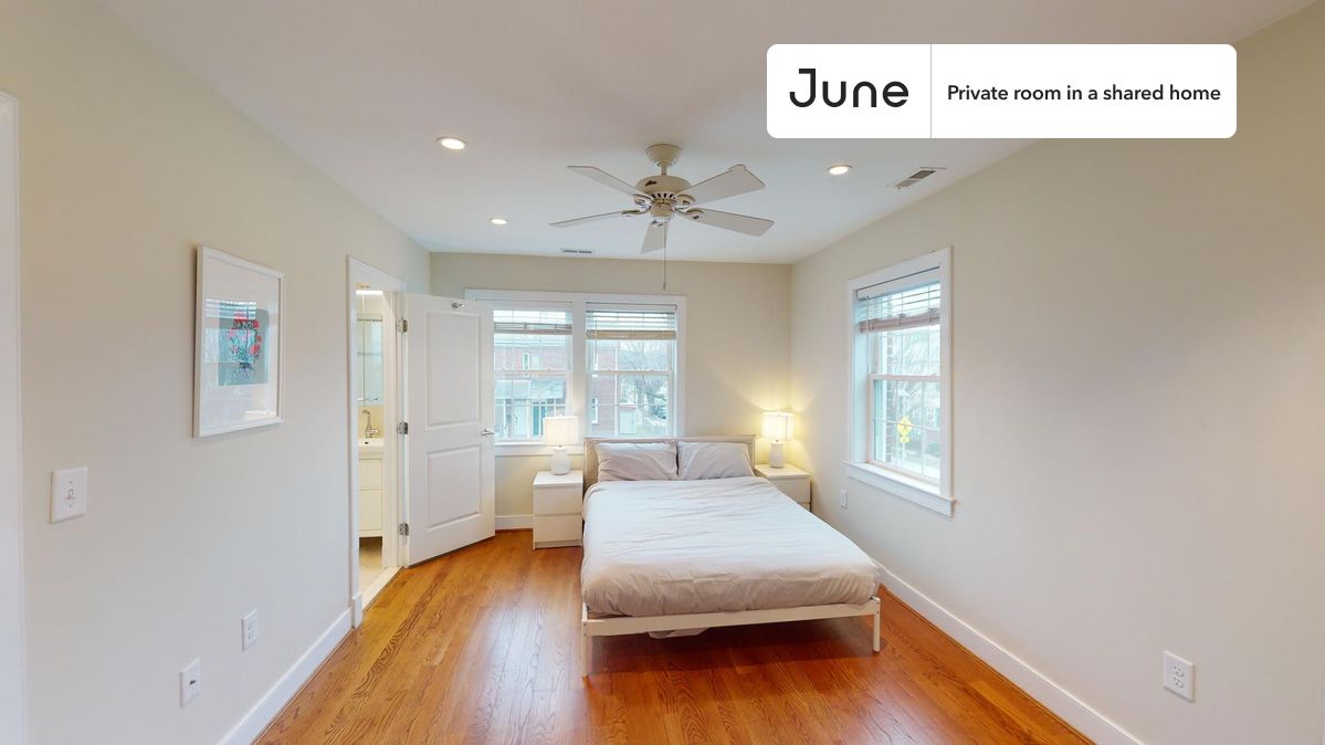 

PLEASE NOTE: This is a private room in a shared apartment. You will have your own bedroom and shared common areas (kitchen, bathroom, etc.) with other residents.

Queen bedroom in a 3 bedroom / 3 bathroom apartment!

Check out 3D tour now:  https://jnhm.es/8aJ

This  Queen room in Capitol Hill  is available on a 12 month lease or a flexible short term (31 to 364 days) lease. You pick your custom start and end date. Monthly rent rate is determined by furnishing preference, move-in date and move-out date. Speak to a June representative for recommendations on the best stay duration for the lowest rate, and learn more about this home on the June website:  https://jnhm.es/6ib

Amenities of this home:   Dishwasher,    Patio,    Furnished Common Areas,    Wi-Fi - Paid separately (High-Speed),    Guarantors Allowed,       Decorative fireplace,    Dine in kitchen,    Paid parking,    Laundry in home (free),       Living area,    Wall-Mounted TV,    Hardwood Flooring,    Microwave,    Oven,    Refrigerator,   also, this unit is conveniently located, several local parks, restaurants and bars are just minutes away.

About June Homes: Welcome to the easiest rental experience of your life. Rent furnished or unfurnished apartments on a 12 month lease or a flexible short term (31 to 364 days). As a resident, you’ll have access to 24/7 support and monthly cleanings of the home’s shared spaces. Sign up now to apply online for your next home with June: https://jnhm.es/sign-roomi

Brokers welcome! Contact us for more details.

Interested? Kindly note that the minimum stay duration would be 31 days. 

Use this listing ID when speaking to June team:  #1456 A