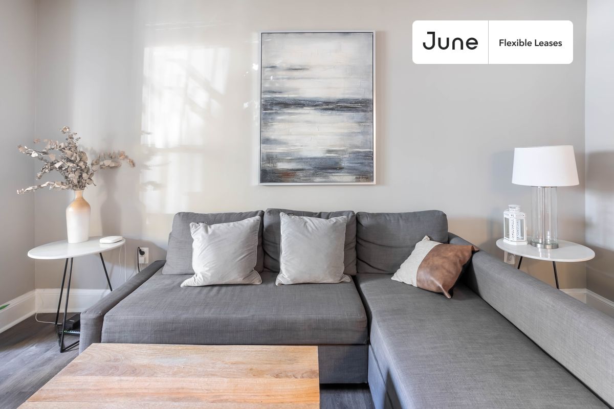 Move in with us before March 31st and stay until May 30th or later, and enjoy our limited-time discount on your first month! $150 off in DC. Hurry up!
1 bedroom in Logan Circle on flexible lease terms.
Check out 3D tour now: https://jnhm.es/8bz
This 1 bedroom apartment on the Logan Circle is available on a flexible 1-18 month lease. Monthly rent rate is determined by furnishing preference, move-in date and move-out date. Speak to a June representative for recommendations on the best stay duration for the lowest rate, and learn more about this home on the June website: https://jnhm.es/6p9
Amenities of this home: Wi-Fi - Paid separately (High-Speed), Guarantors Allowed, Dining area, Couple-Friendly, Street parking, Laundry in home (free), Living area, Wall-Mounted TV, Hardwood Flooring, Microwave, Oven, Refrigerator, also, this unit is conveniently located, several local parks, restaurants and bars are just minutes away.
About June Homes: Welcome to the easiest rental experience of your life. Rent furnished or unfurnished apartments for 1 - 18 months, bypass hidden costs and broker fees and enjoy an easy move-in. As a resident, you’ll have access to 24/7 support and monthly cleanings of the home’s shared spaces. Sign up now to apply online for your next home with June: https://jnhm.es/sign-roomi
Interested? Kindly note that the minimum stay duration would be 31 days.
Use this listing ID when speaking to June team: #1601