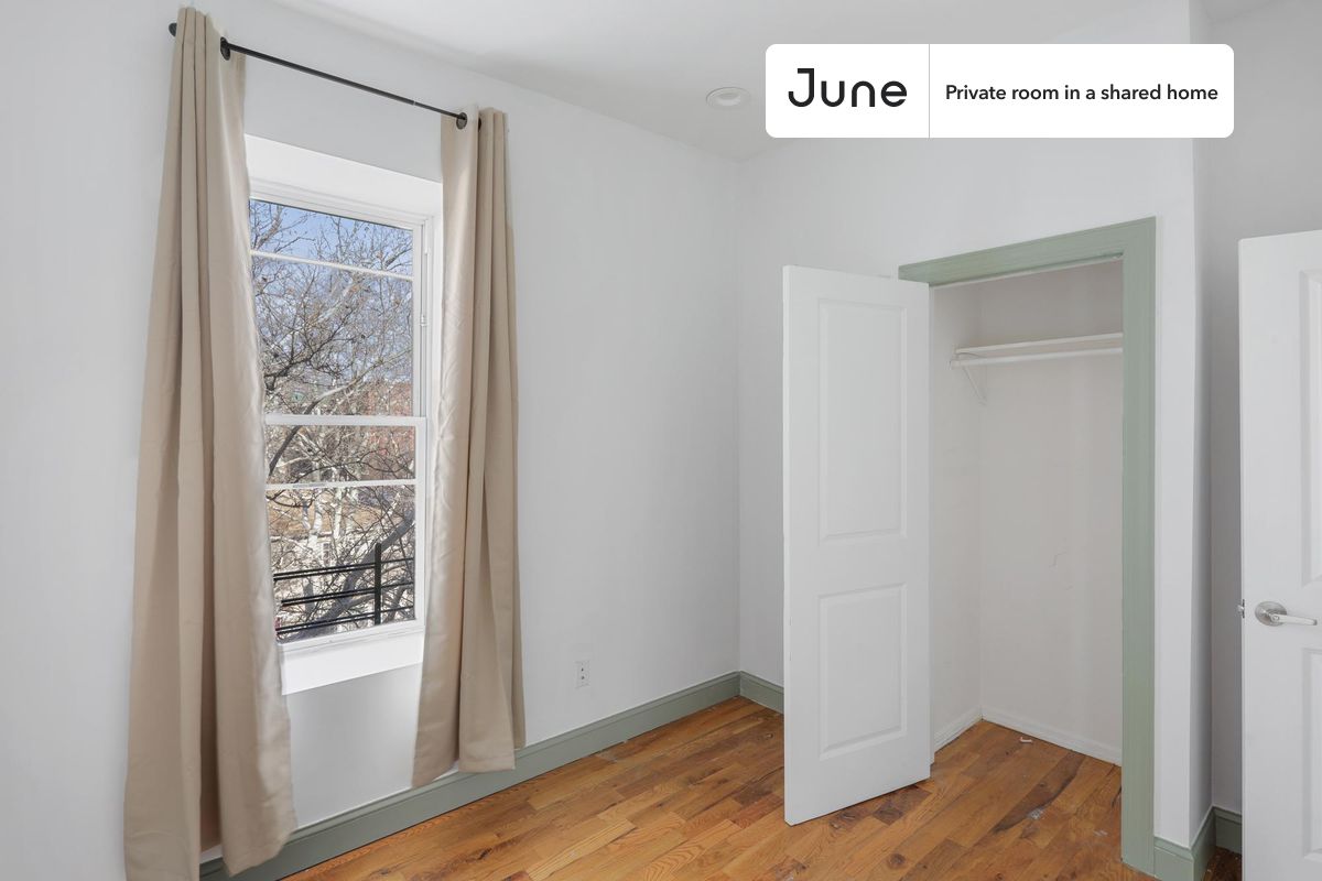 

PLEASE NOTE: This is a private room in a shared apartment. You will have your own bedroom and shared common areas (kitchen, bathroom, etc.) with other residents.

Full bedroom in a 4 bedroom / 2 bathroom apartment!

Check out 3D tour now:  https://jnhm.es/84q

This  Full room in Bedford-Stuyvesant  is available on a 12 month lease or a flexible short term (31 to 364 days) lease. You pick your custom start and end date. Monthly rent rate is determined by furnishing preference, move-in date and move-out date. Speak to a June representative for recommendations on the best stay duration for the lowest rate, and learn more about this home on the June website:  https://jnhm.es/5On

Amenities of this home:   Dishwasher,    Furnished Common Areas,    Wi-Fi - Paid separately (High-Speed),    Guarantors Allowed,       Central AC (Common space),       Wall-Mounted TV,    Hardwood Flooring,    Microwave,    Oven,    Refrigerator,   also, this unit is conveniently located, several local parks, restaurants and bars are just minutes away.

About June Homes: Welcome to the easiest rental experience of your life. Rent furnished or unfurnished apartments on a 12 month lease or a flexible short term (31 to 364 days). As a resident, you’ll have access to 24/7 support and monthly cleanings of the home’s shared spaces. Sign up now to apply online for your next home with June: https://jnhm.es/sign-roomi

Brokers welcome! Contact us for more details.

Interested? Use this listing ID when speaking to June team:  #839 C
