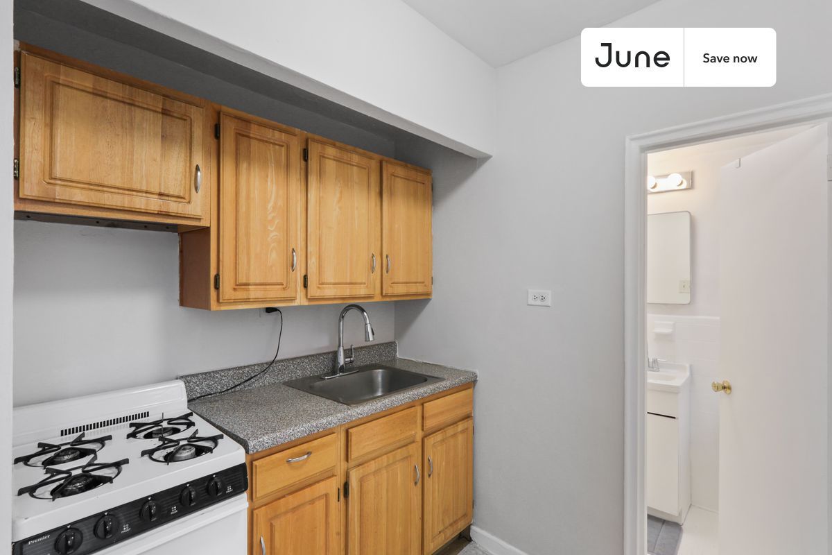 Studio in East Village on flexible lease terms.
Check out 3D tour now: https://jnhm.es/ZK
This studio is available on a 12 month lease or a flexible short term (31 to 364 days) lease. You pick your custom start and end date. Monthly rent rate is determined by furnishing preference, move-in date and move-out date. Speak to a June representative for recommendations on the best stay duration for the lowest rate, and learn more about this home on the June website: https://jnhm.es/5Ls
Amenities of this home: Wi-Fi - Paid separately (High-Speed), Elevator, Guarantors Allowed, Couple-Friendly, Street parking - City permit required, Laundry - Paid separately (in building), Lobby reception (part-time), Hardwood Flooring, Microwave, Oven, Refrigerator, also, this unit is conveniently located, several local parks, restaurants and bars are just minutes away.
About June Homes: Welcome to the easiest rental experience of your life. Rent furnished or unfurnished apartments on a 12 month lease or a flexible short term (31 to 364 days). As a resident, you’ll have access to 24/7 support and monthly cleanings of the home’s shared spaces. Sign up now to apply online for your next home with June: https://jnhm.es/sign-roomi
Brokers welcome! Contact us for more details.
Interested? Use this listing ID when speaking to June team: #782