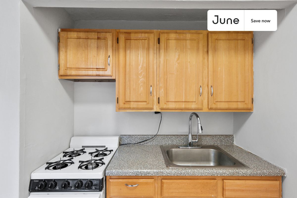 Studio in East Village on flexible lease terms.
Check out 3D tour now: https://jnhm.es/ZK
This studio is available on a 12 month lease or a flexible short term (31 to 364 days) lease. You pick your custom start and end date. Monthly rent rate is determined by furnishing preference, move-in date and move-out date. Speak to a June representative for recommendations on the best stay duration for the lowest rate, and learn more about this home on the June website: https://jnhm.es/5Ls
Amenities of this home: Wi-Fi - Paid separately (High-Speed), Elevator, Guarantors Allowed, Couple-Friendly, Street parking - City permit required, Laundry - Paid separately (in building), Lobby reception (part-time), Hardwood Flooring, Microwave, Oven, Refrigerator, also, this unit is conveniently located, several local parks, restaurants and bars are just minutes away.
About June Homes: Welcome to the easiest rental experience of your life. Rent furnished or unfurnished apartments on a 12 month lease or a flexible short term (31 to 364 days). As a resident, you’ll have access to 24/7 support and monthly cleanings of the home’s shared spaces. Sign up now to apply online for your next home with June: https://jnhm.es/sign-roomi
Brokers welcome! Contact us for more details.
Interested? Use this listing ID when speaking to June team: #782